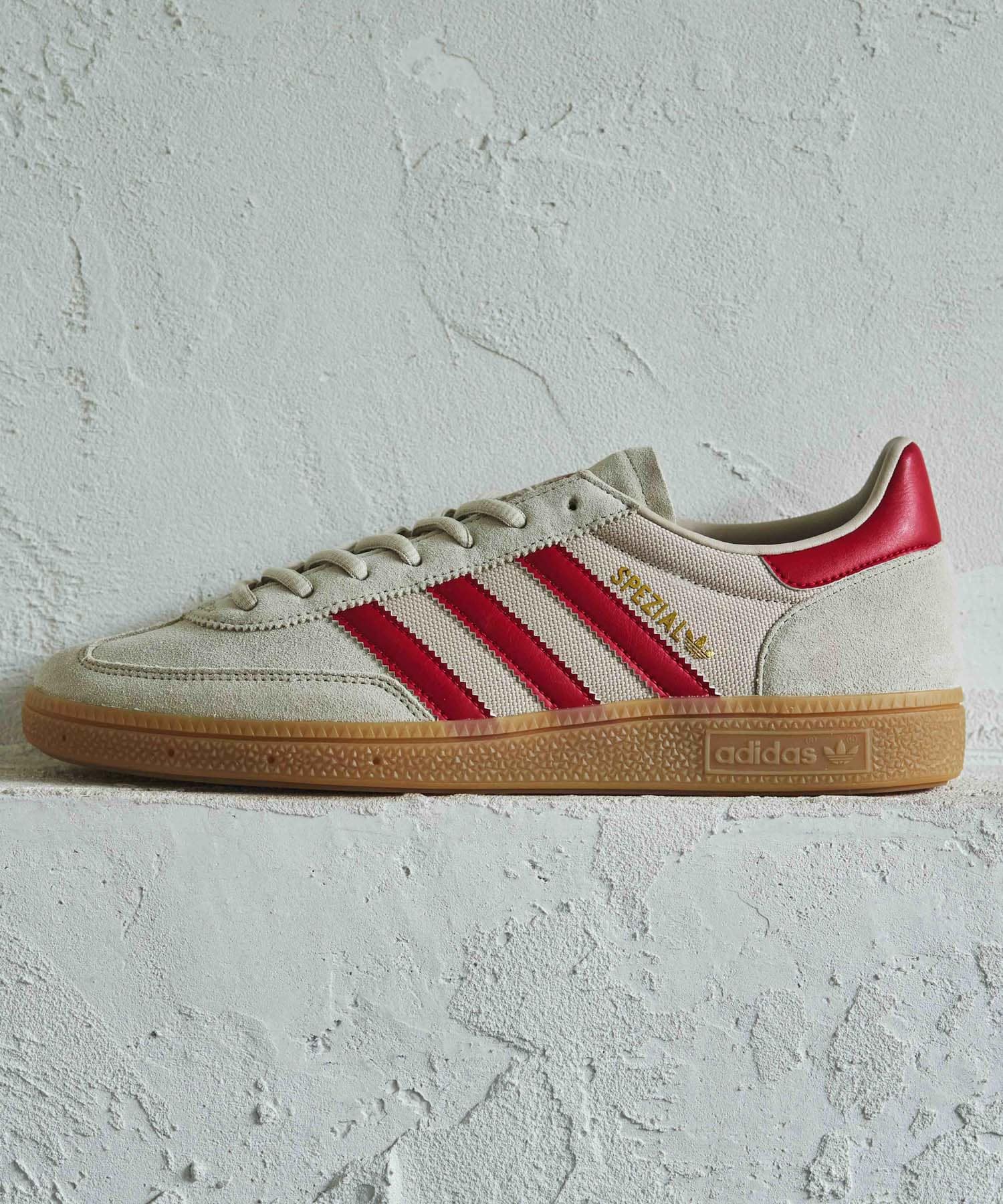 『一部WEB限定カラー』adidas　Exclusive HANDBALLSPEZIAL ホワイト/レッド 26