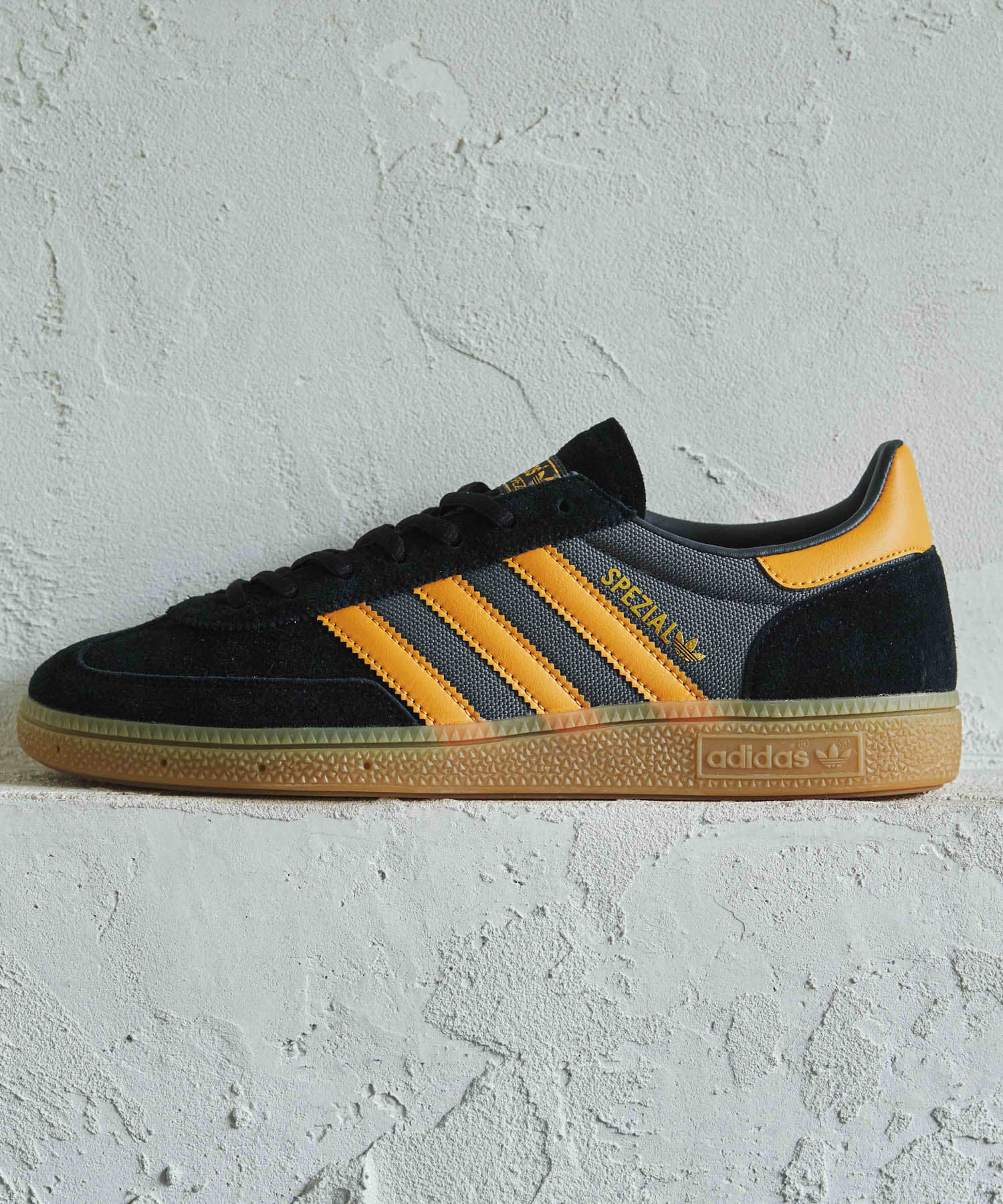 『一部WEB限定カラー』adidas　Exclusive HANDBALLSPEZIAL ブラック/イエロー 26