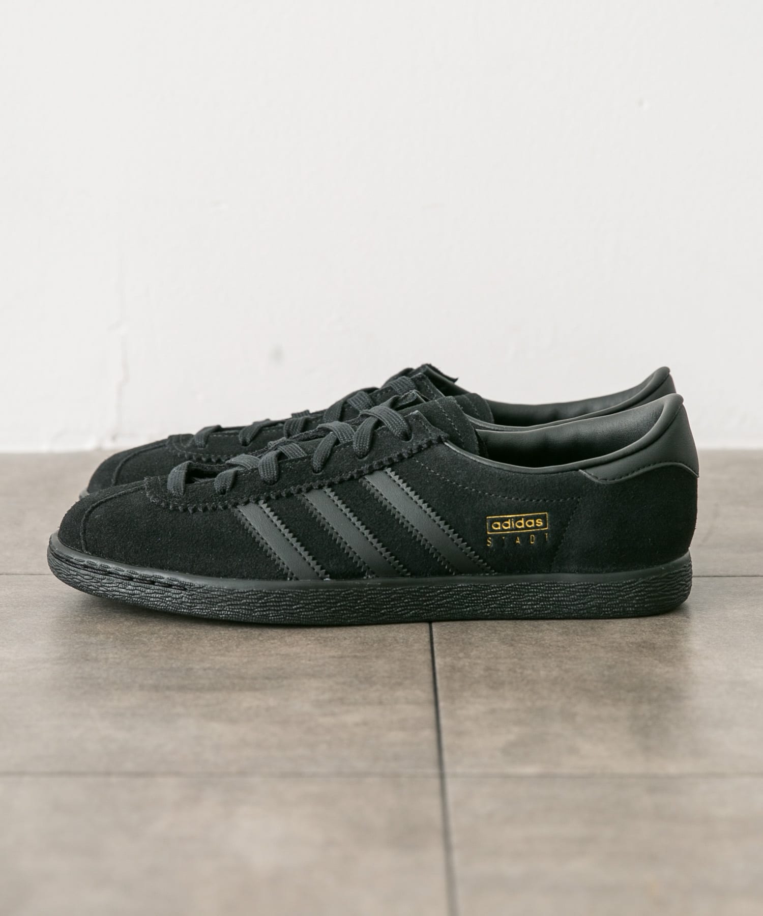 adidas　STADT コアブラック 26