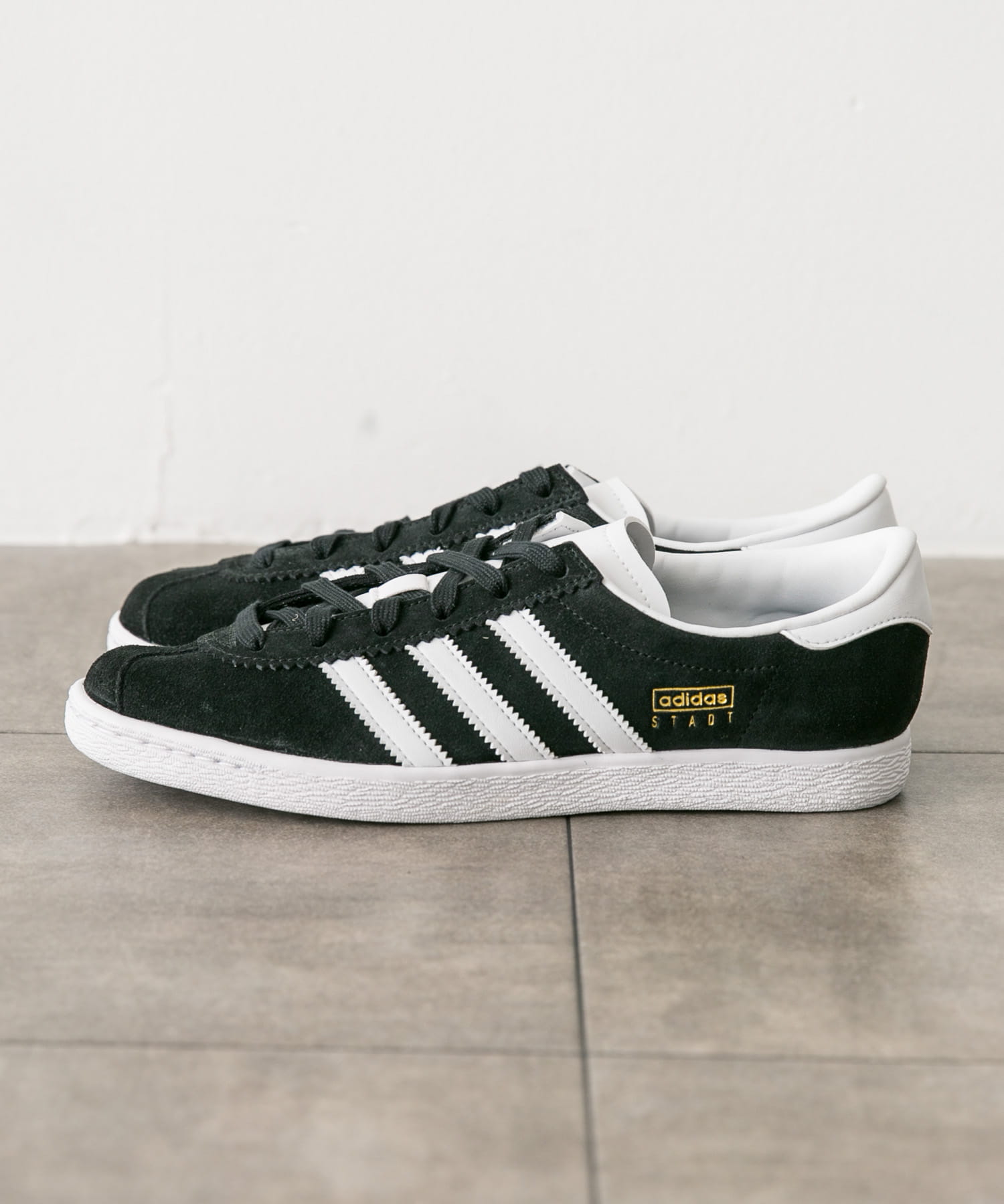 adidas　STADT ブラック/ホワイト 26