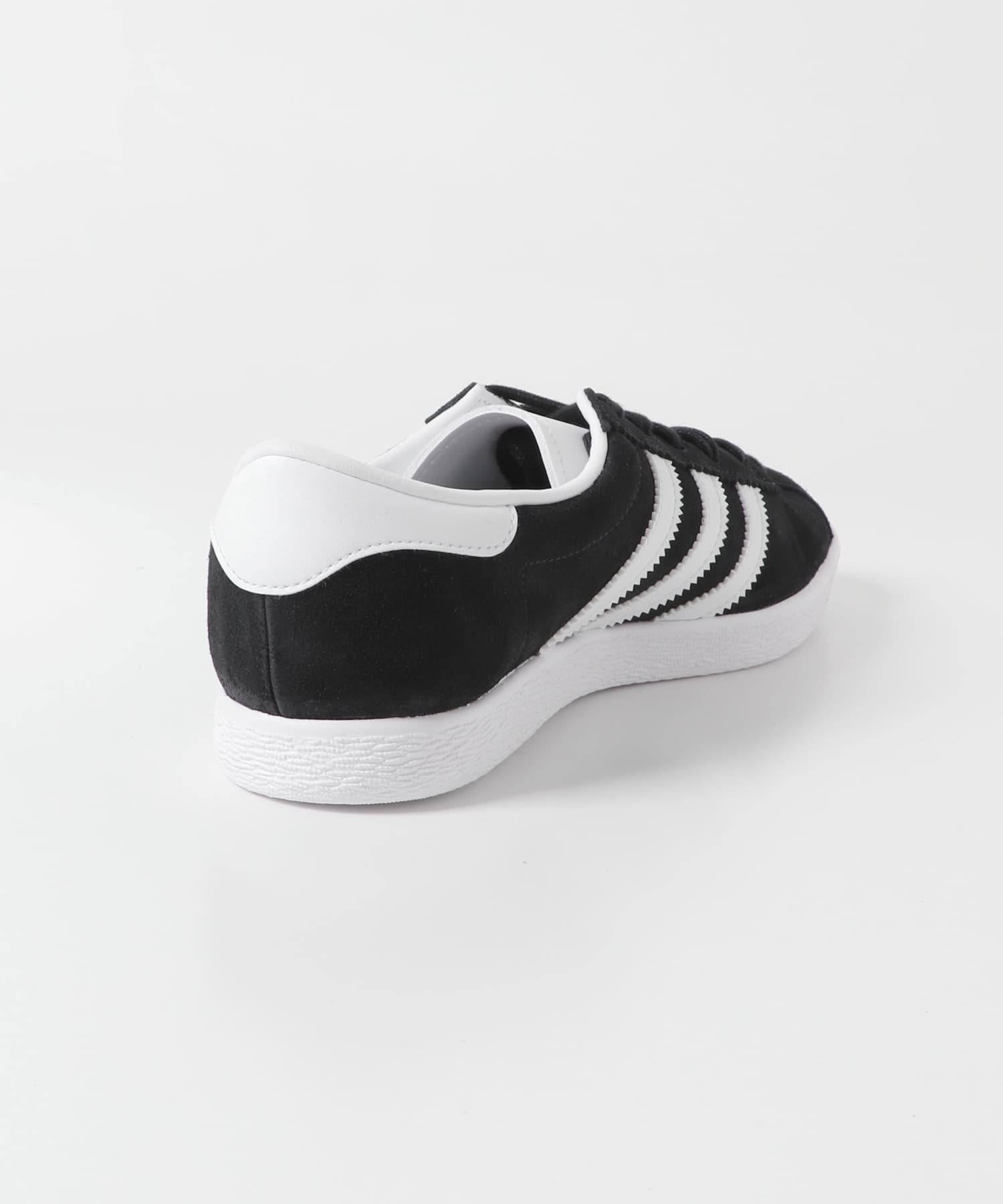 adidas　STADT ブラック/ホワイト 26
