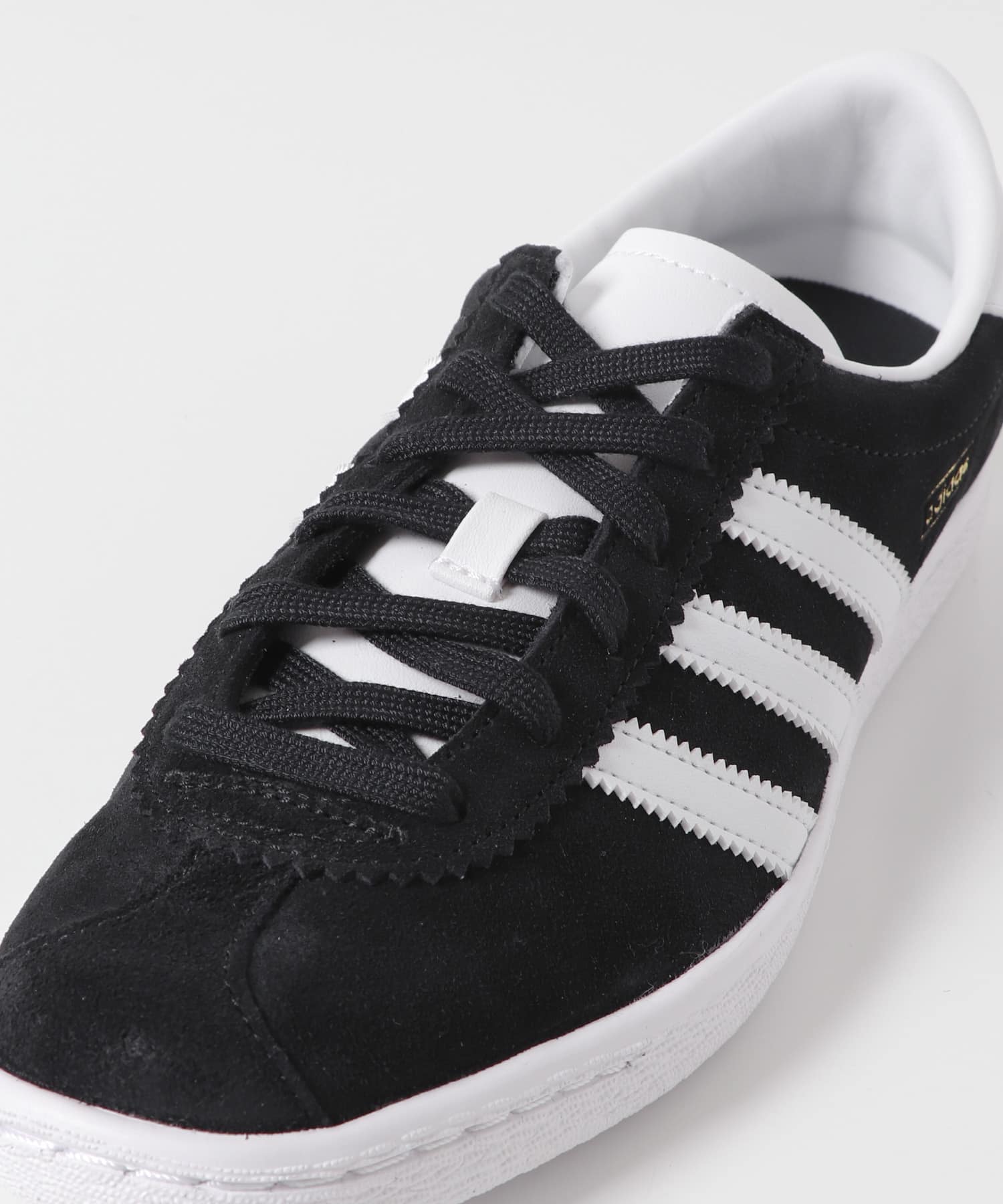 adidas　STADT ブラック/ホワイト 26