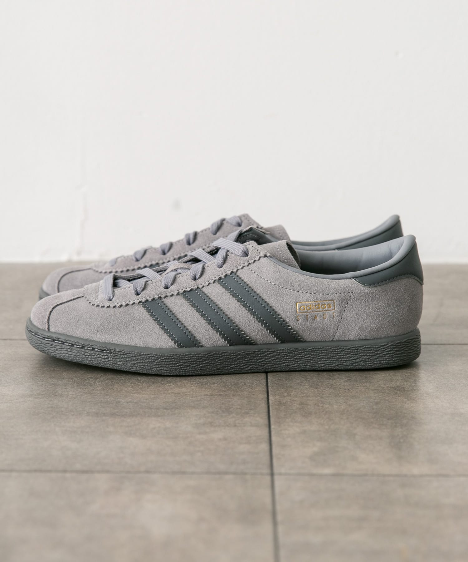 adidas　STADT グレースリー 26