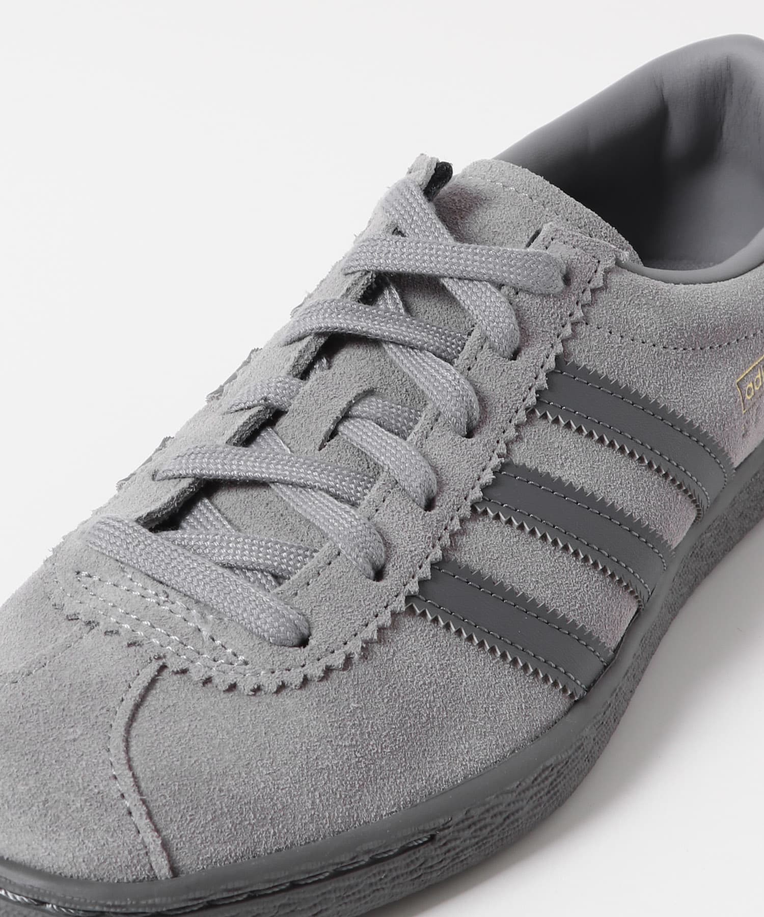 adidas　STADT グレースリー 26