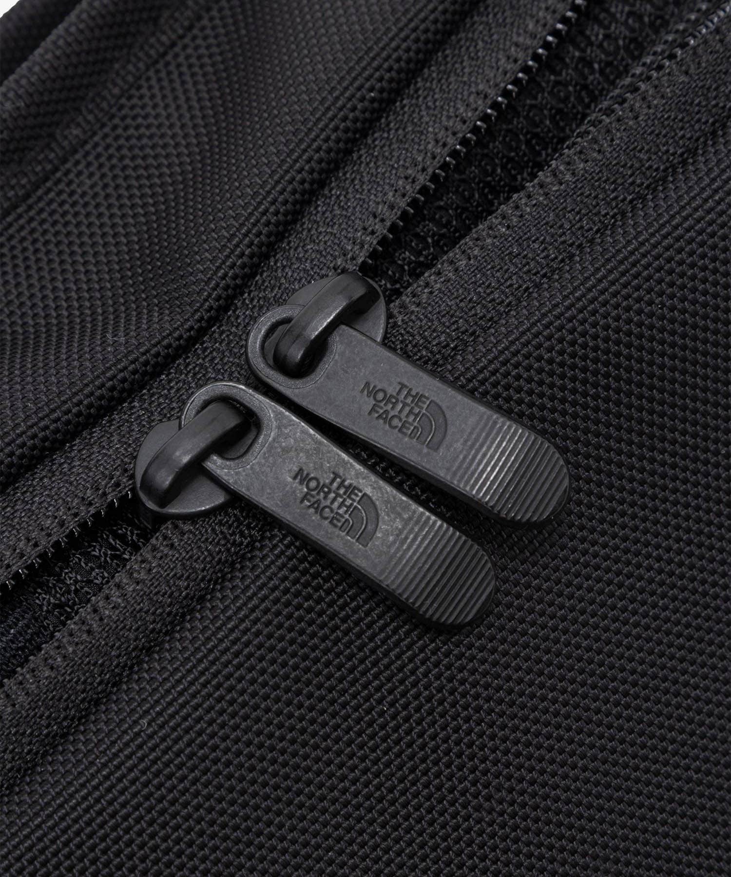 THE NORTH FACE Shuttle Shoulder Pouch(one SP): バッグ｜URBAN