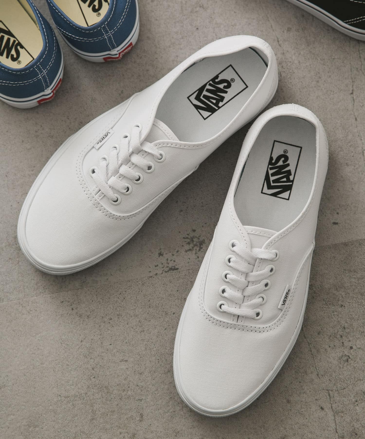 VANS　UA Authentic True White 8