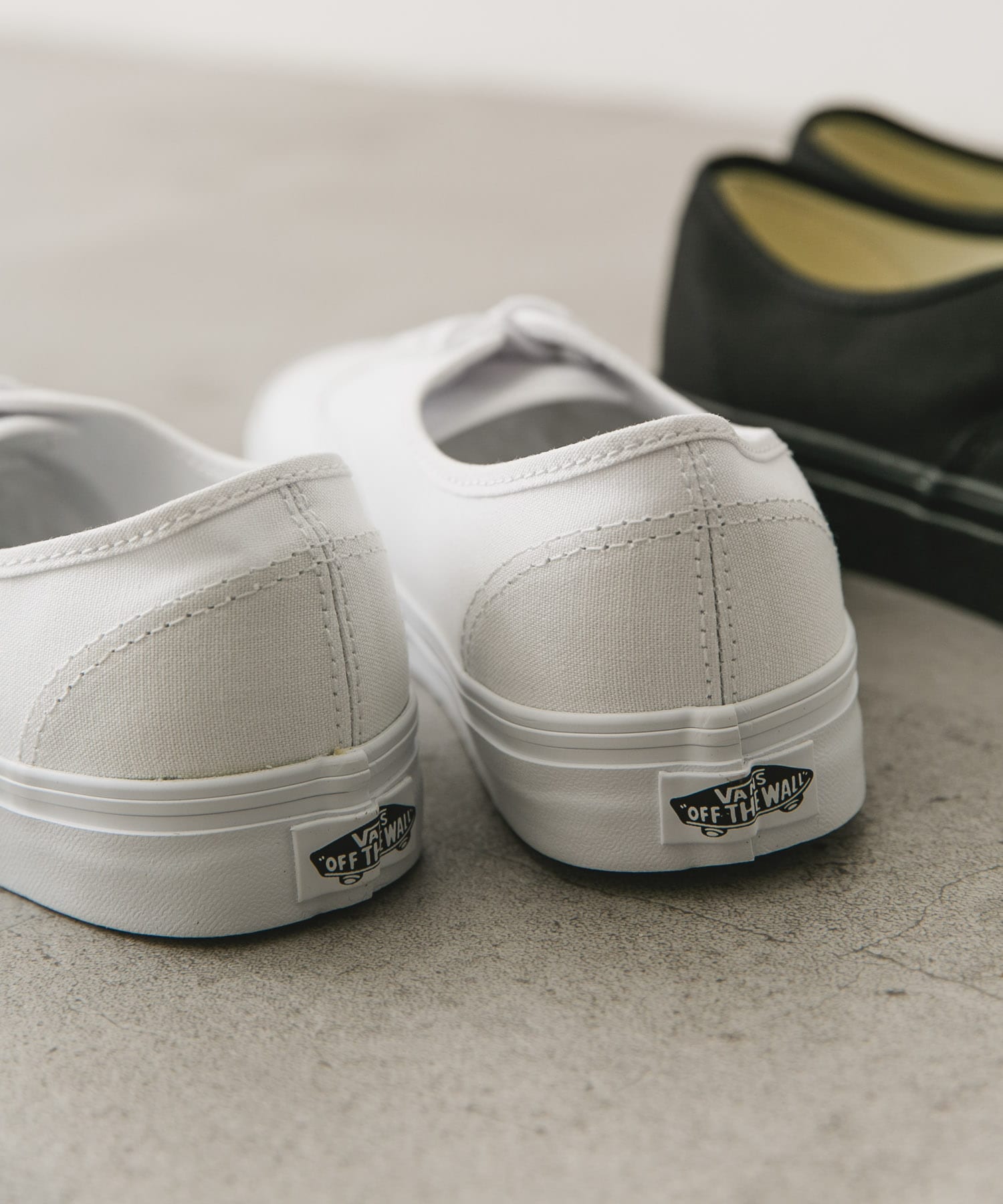 VANS　UA Authentic True White 8