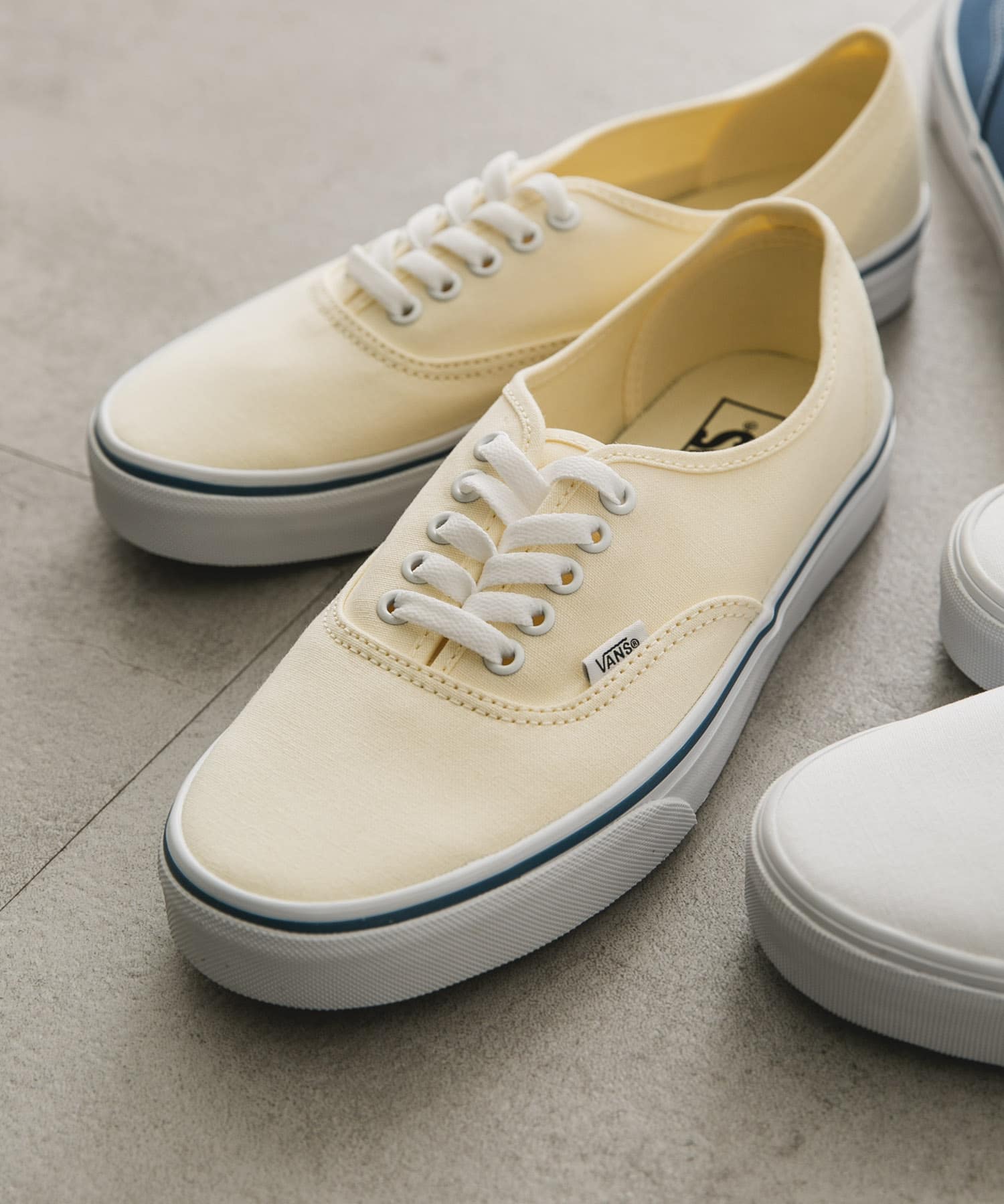 VANS　UA Authentic White 8