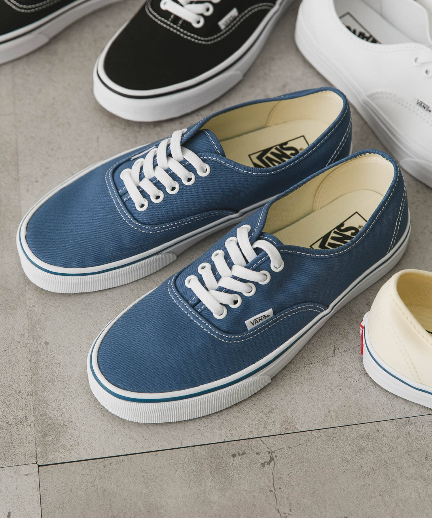 VANS　UA Authentic Navy 8