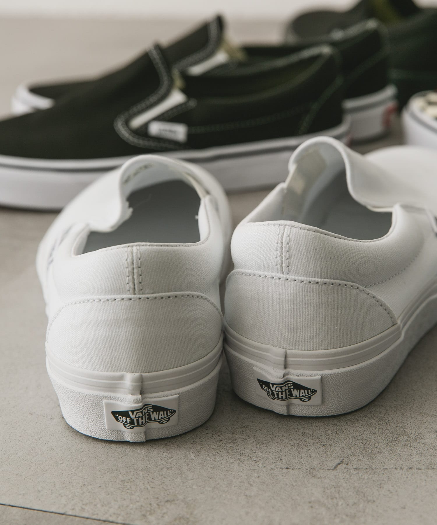 VANS　UA Classic Slip-On True White 8