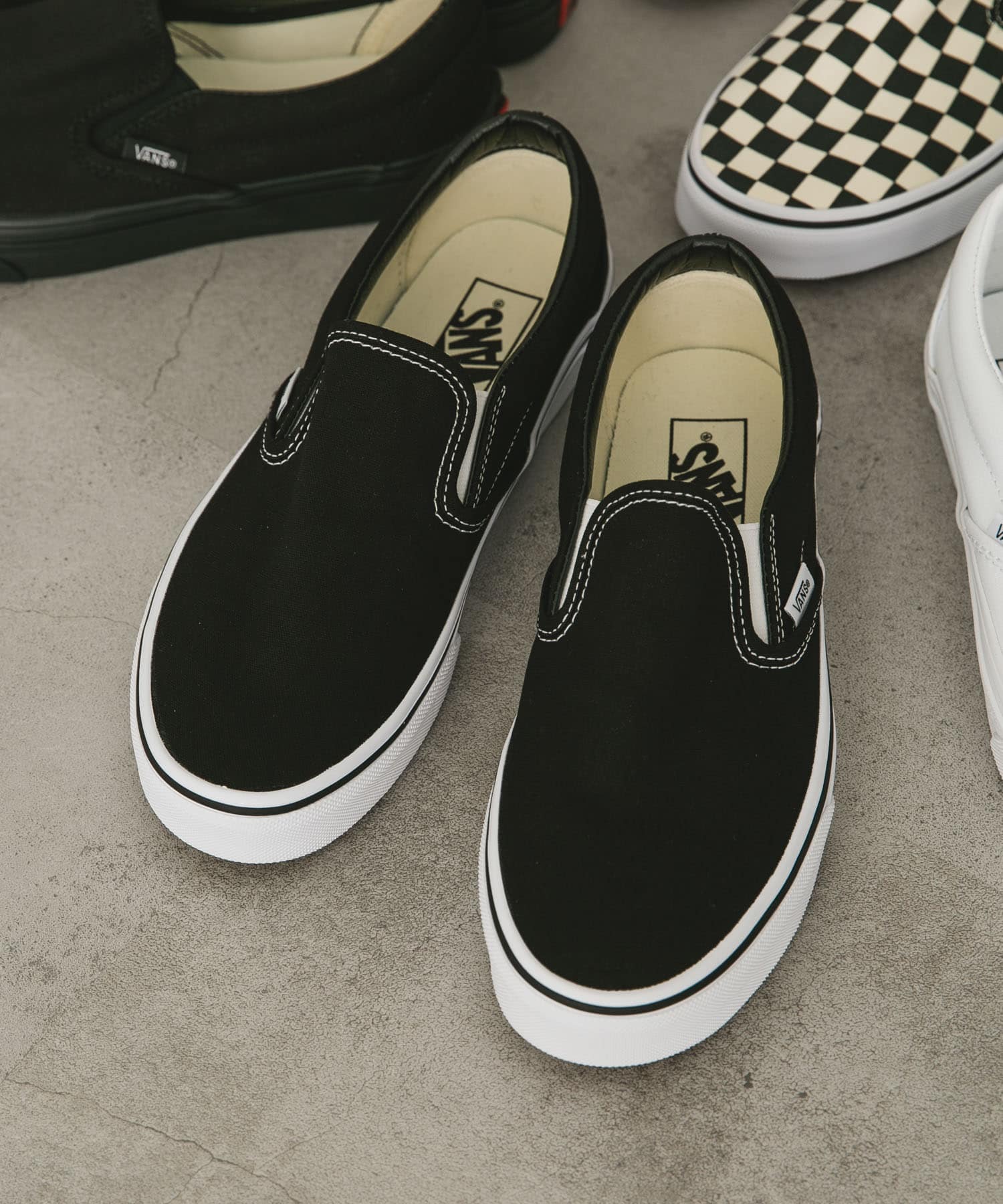 BLK/WHT