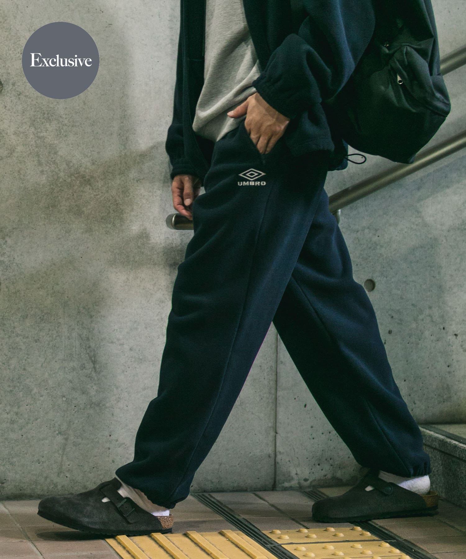 別注』UMBRO×DOORS FLEECE PANTS(M CHARCOAL): ボトム｜URBAN RESEARCH