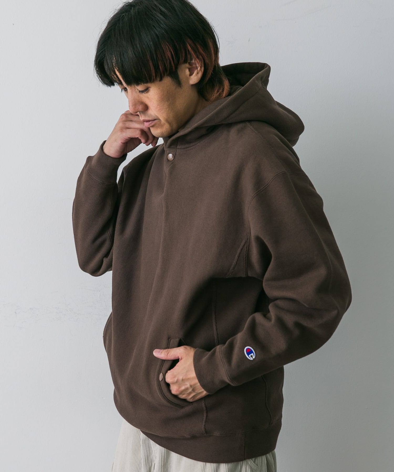 ダークブラウン