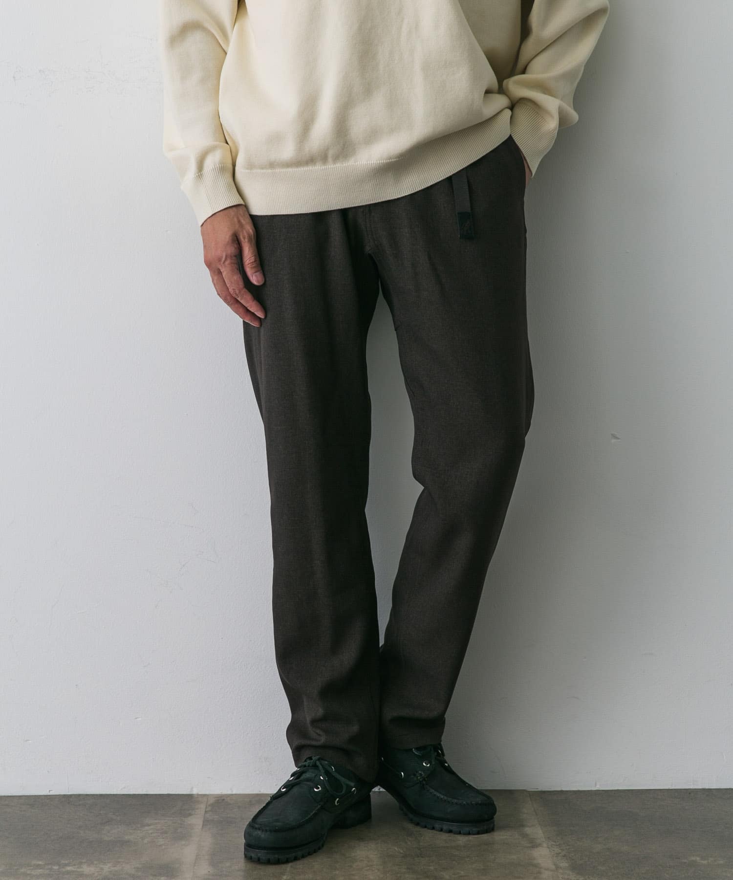 DARK BROWN
