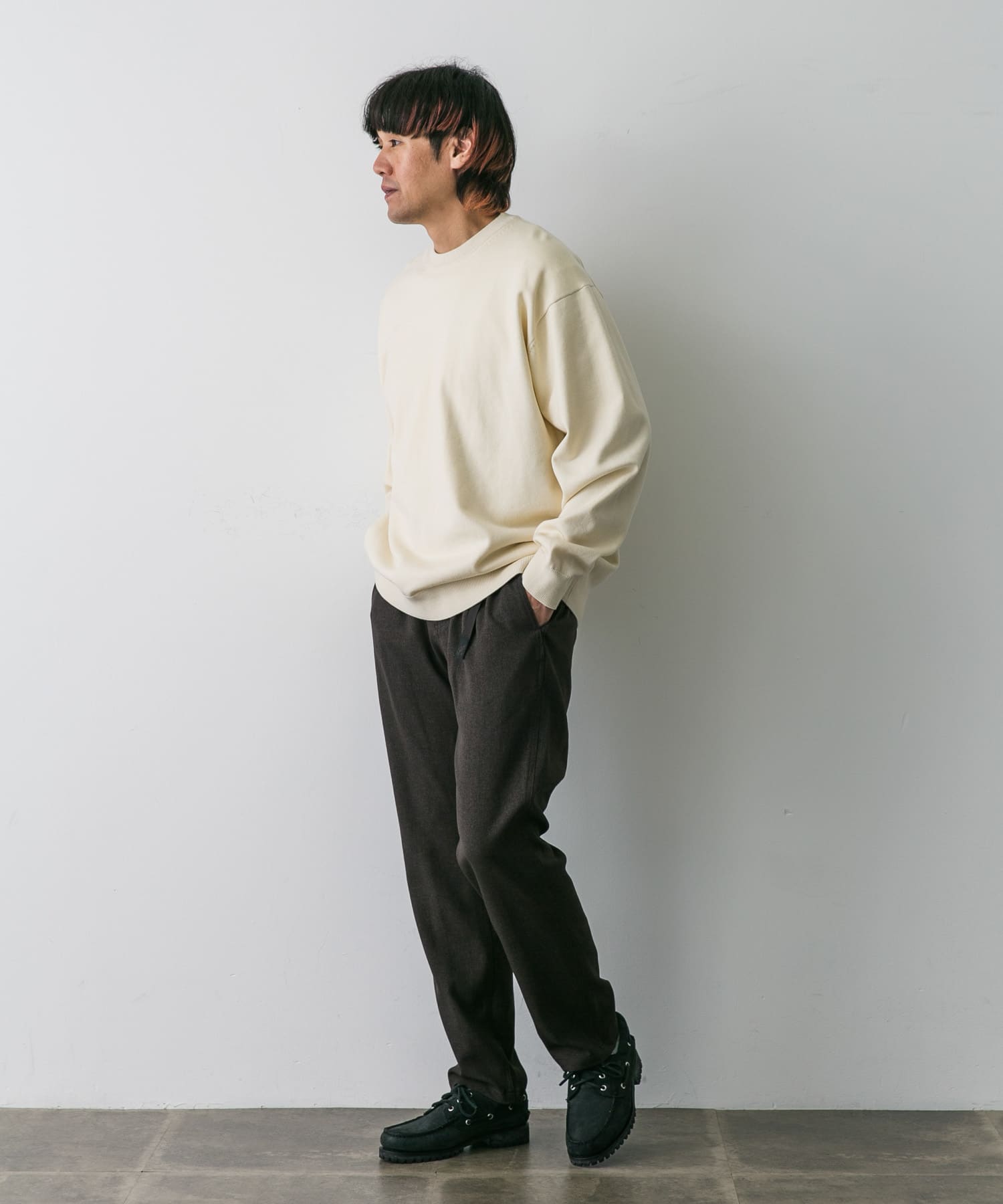 DARK BROWN