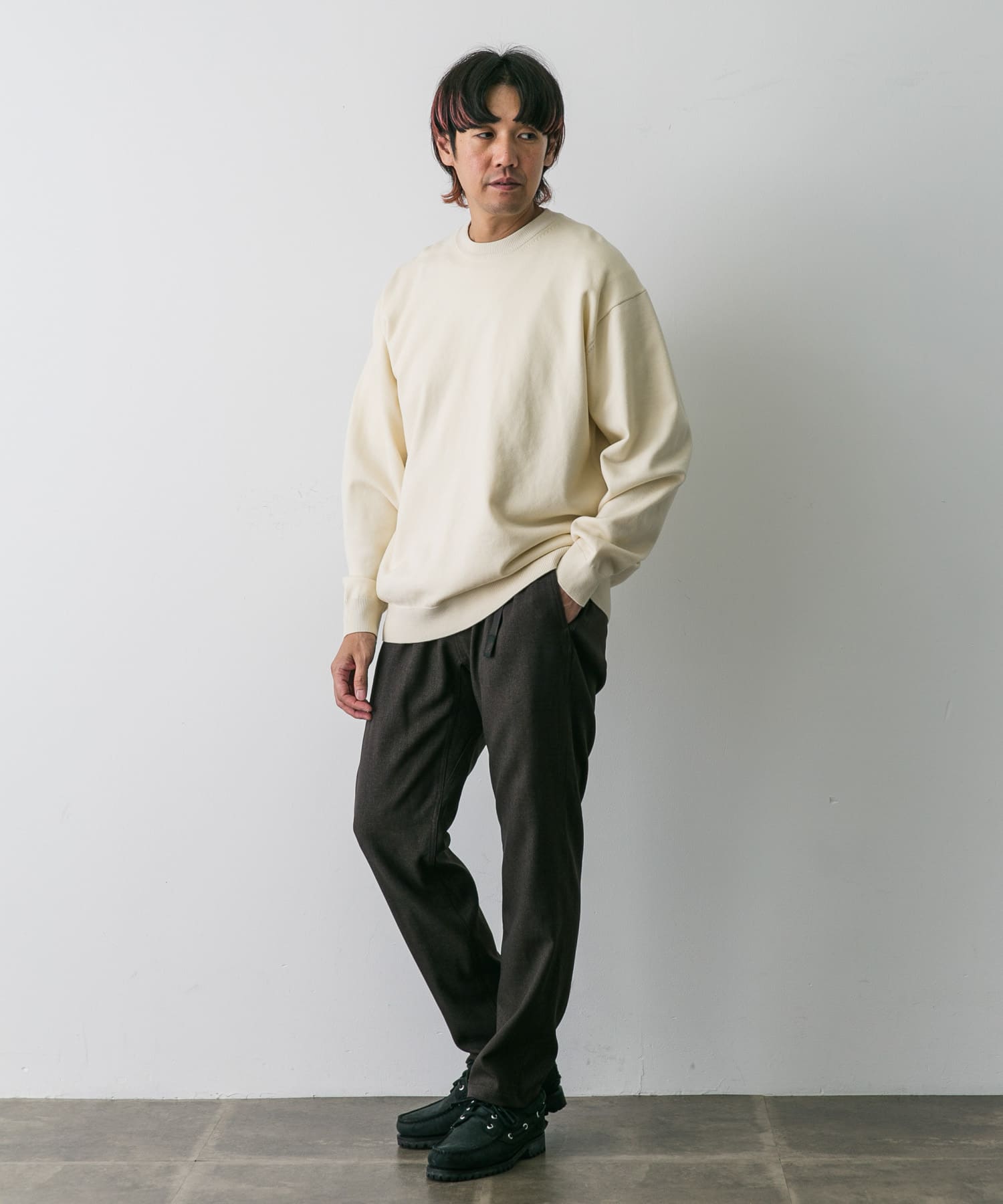 DARK BROWN