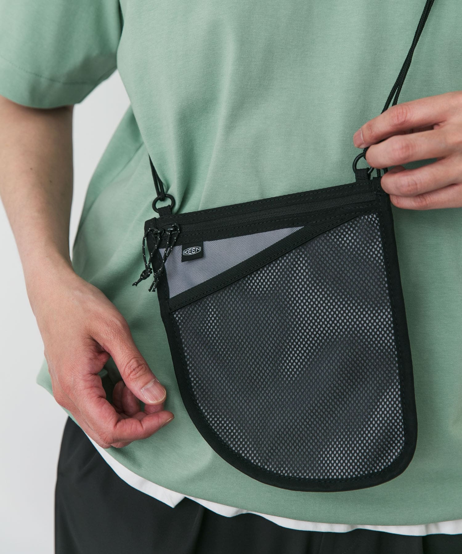 『別注』KEEN×DOORS　HARVESTPOCKET SACOCHE GREY FREE