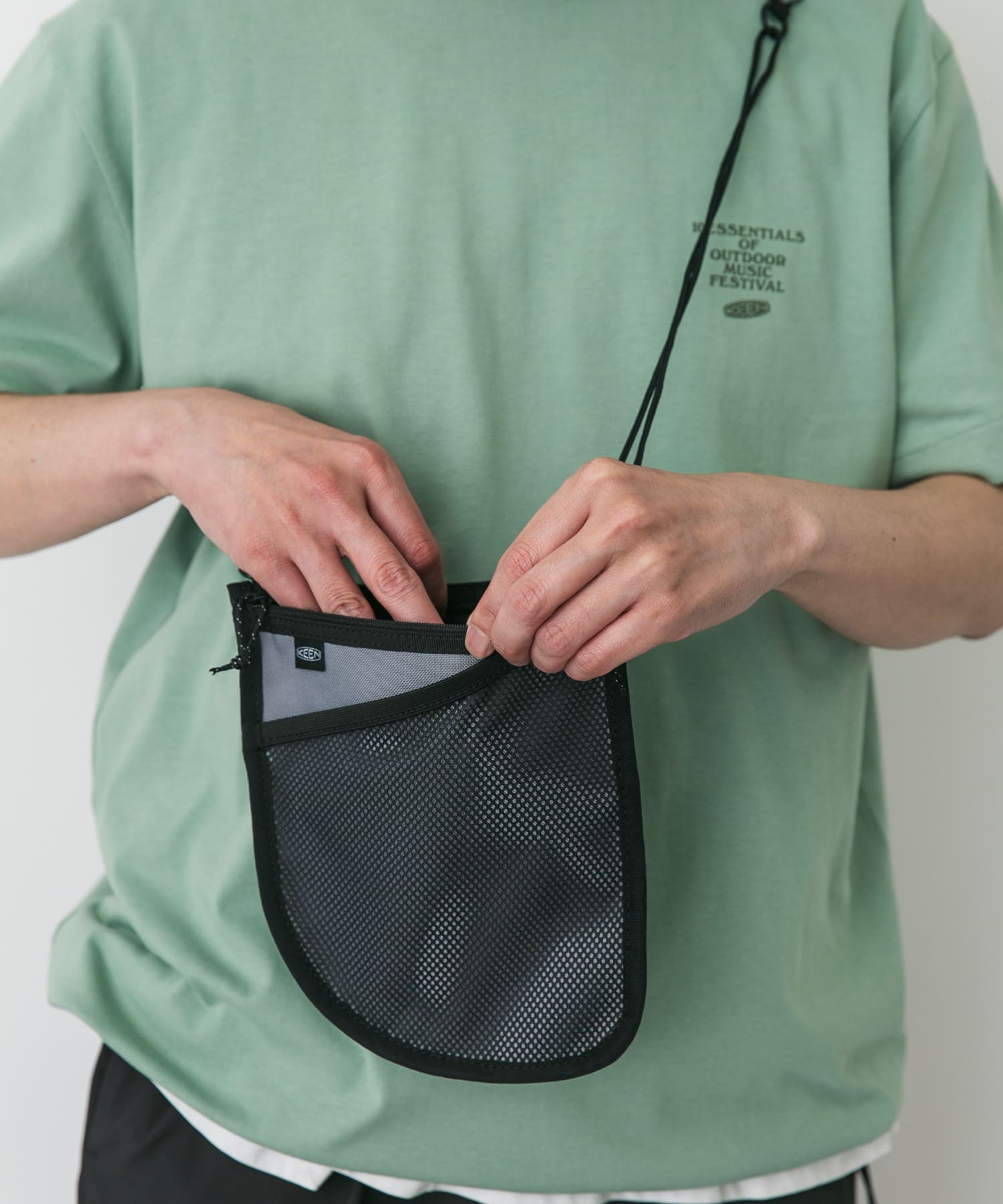 『別注』KEEN×DOORS　HARVESTPOCKET SACOCHE GREY FREE