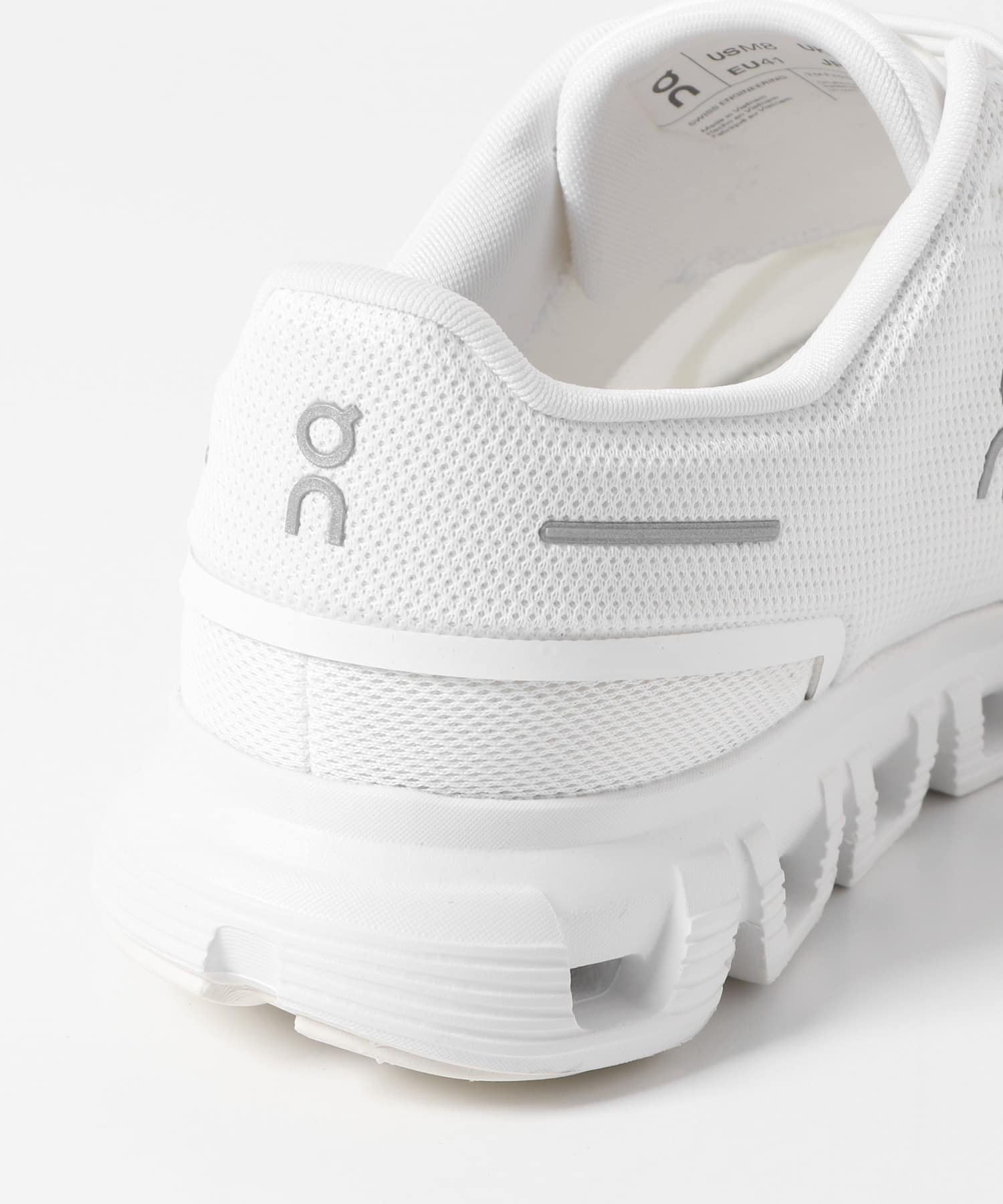 On　Cloud 6 WHITE 26