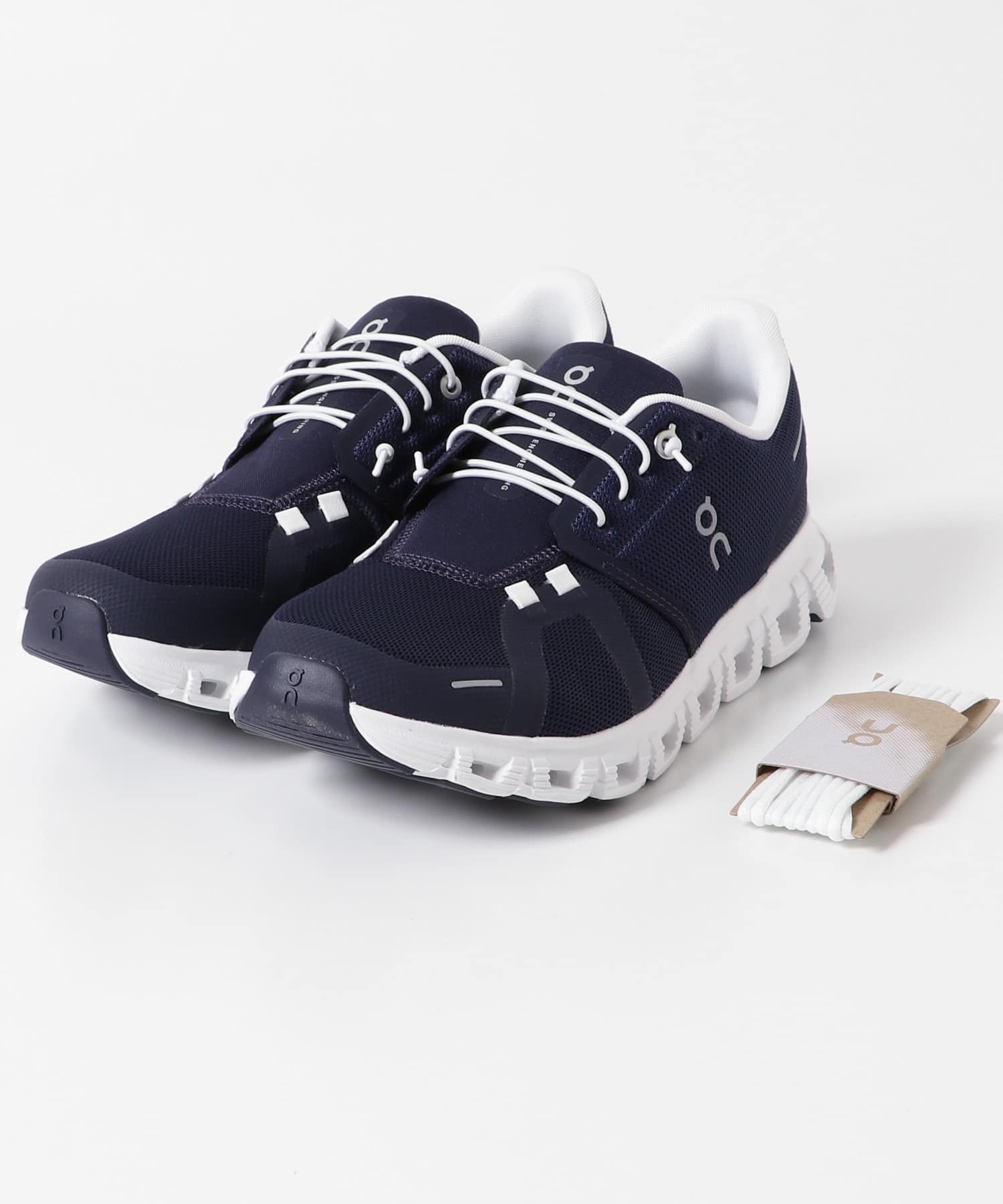 On　Cloud 6 Mnight/WHT 26