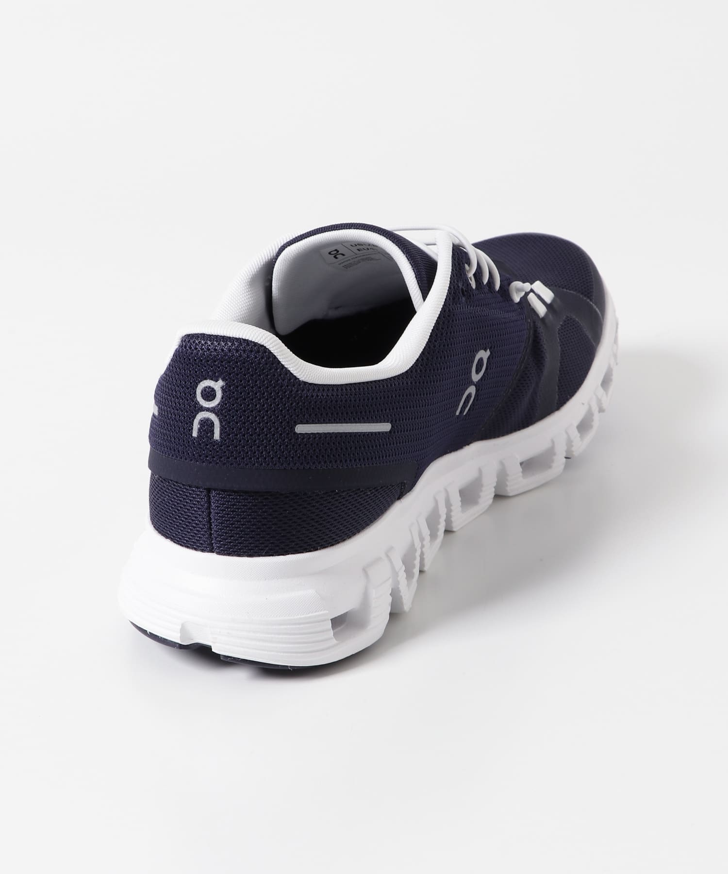 On　Cloud 6 Mnight/WHT 26
