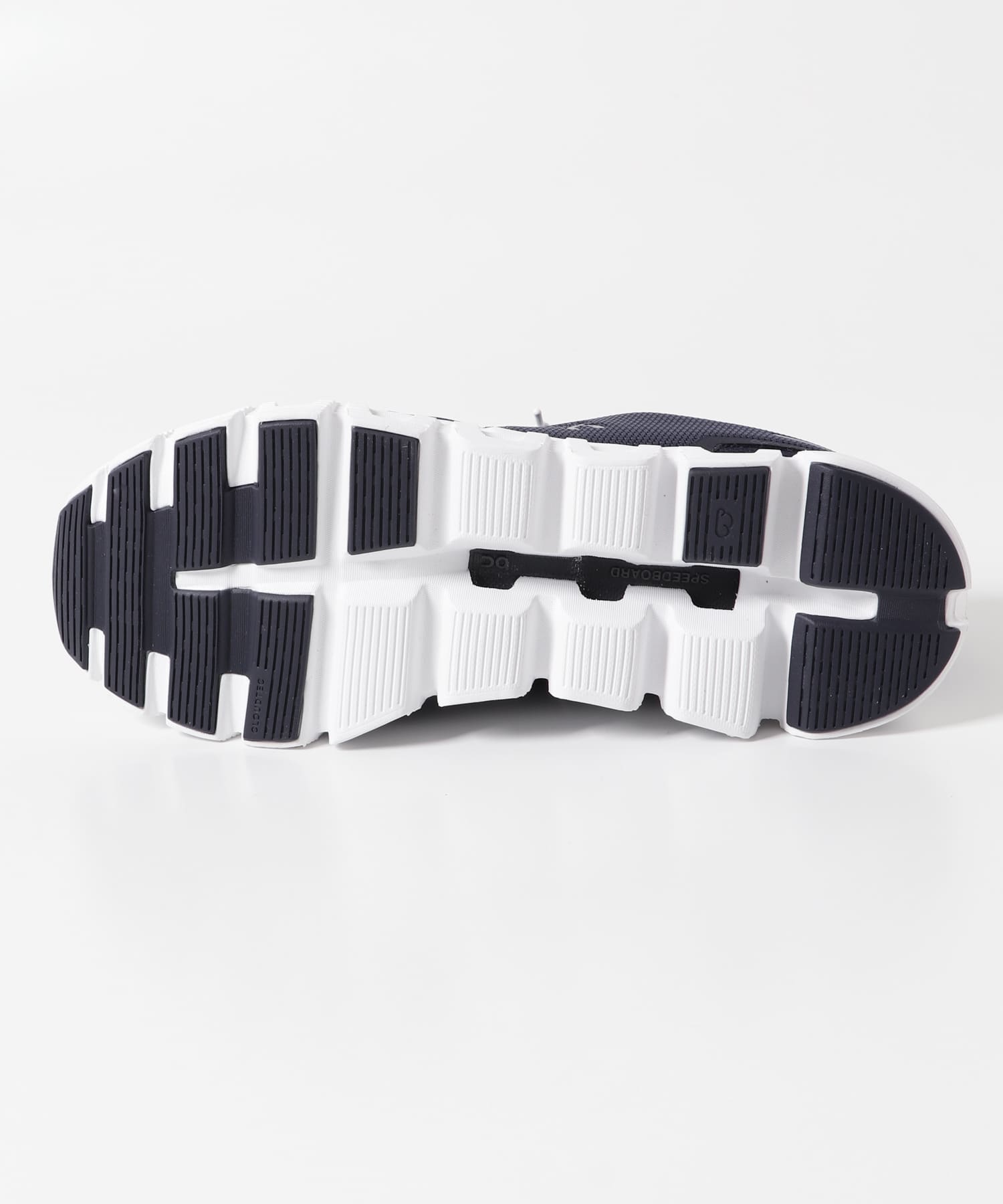 On　Cloud 6 Mnight/WHT 26