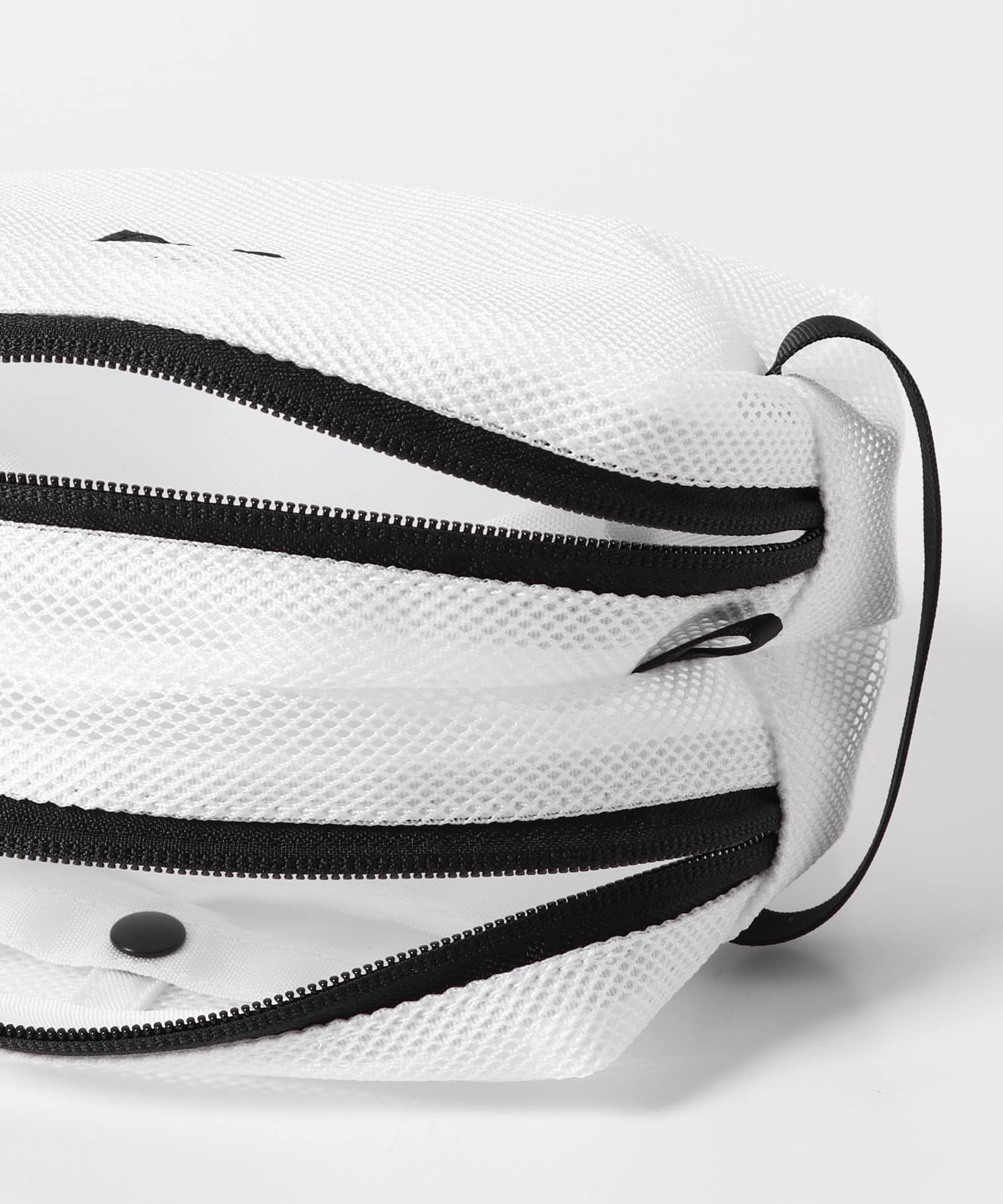 STANDARD SUPPLY　2R SQUARE POUCH M WHITE one