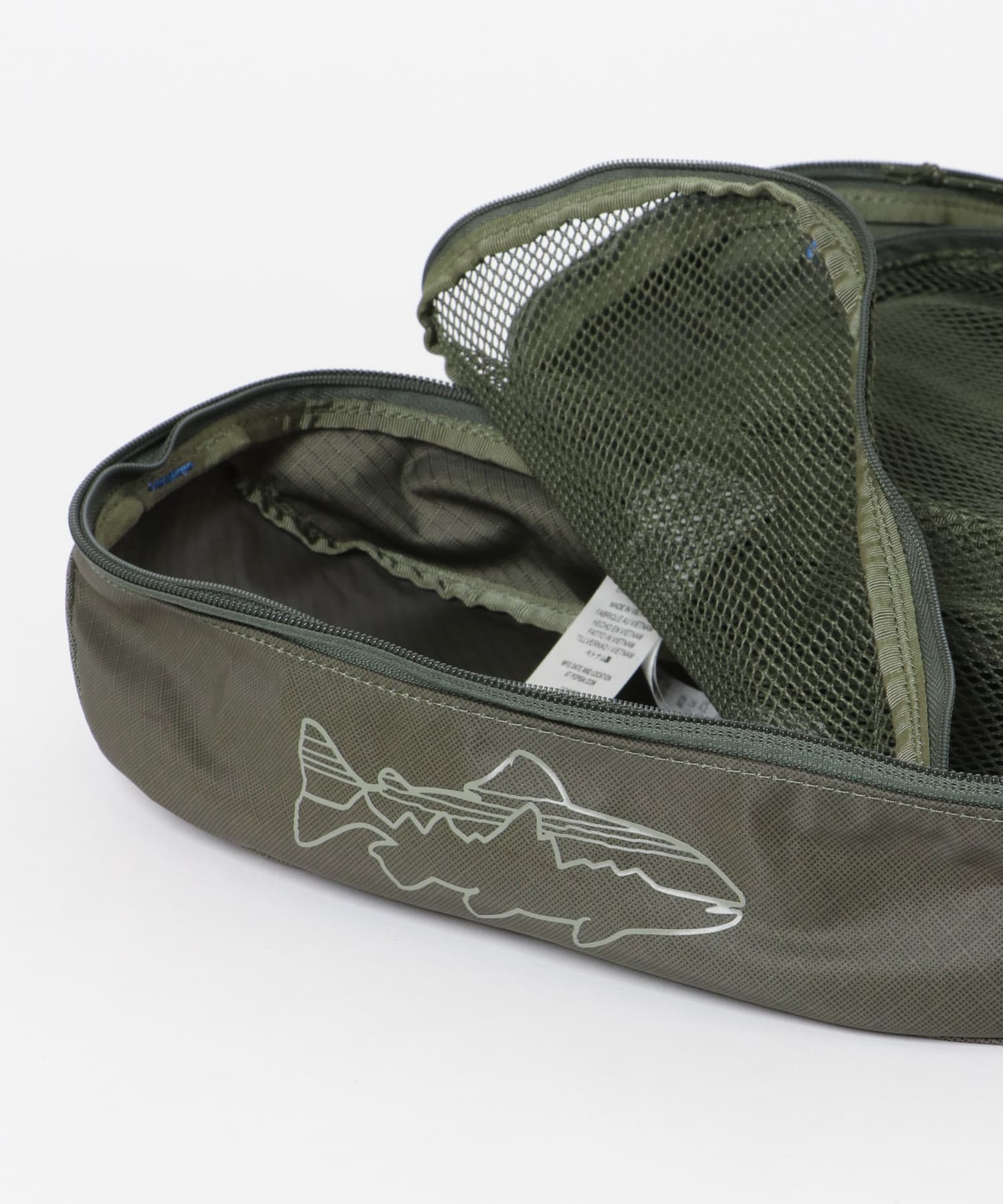 patagonia　Black Hole Cube 6L BSNG one