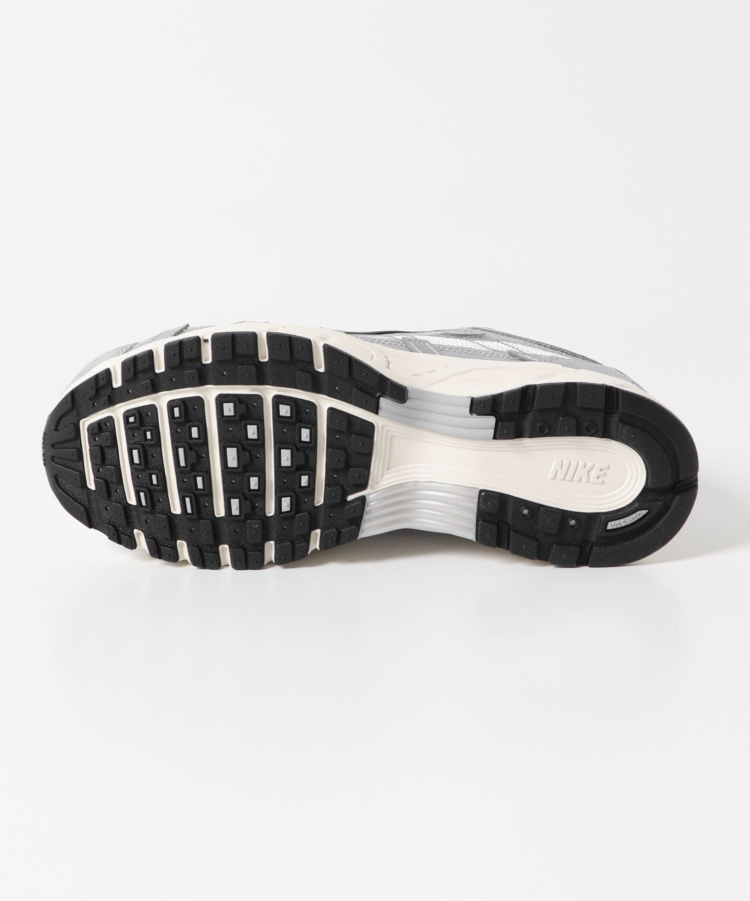NIKE　P-6000 WHT/SILVER 26