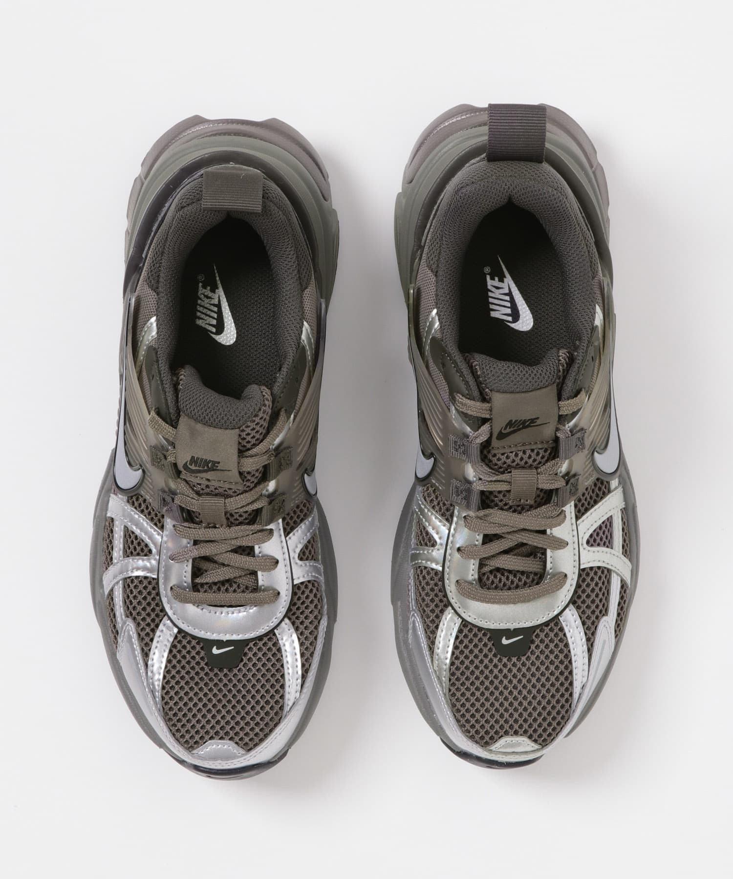 NIKE　V2K ラン CAVE STONE 26