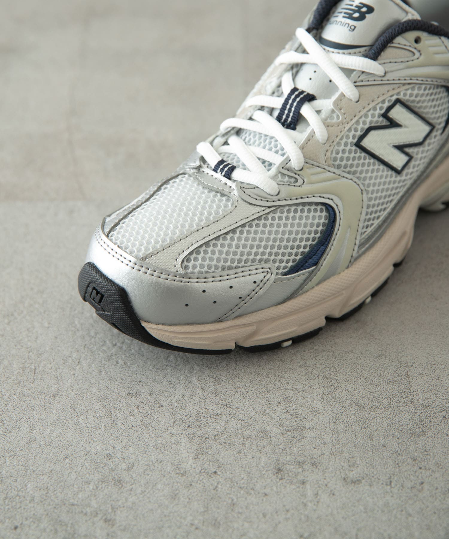 NEW BALANCE　MR530KA S.METALLIC 26