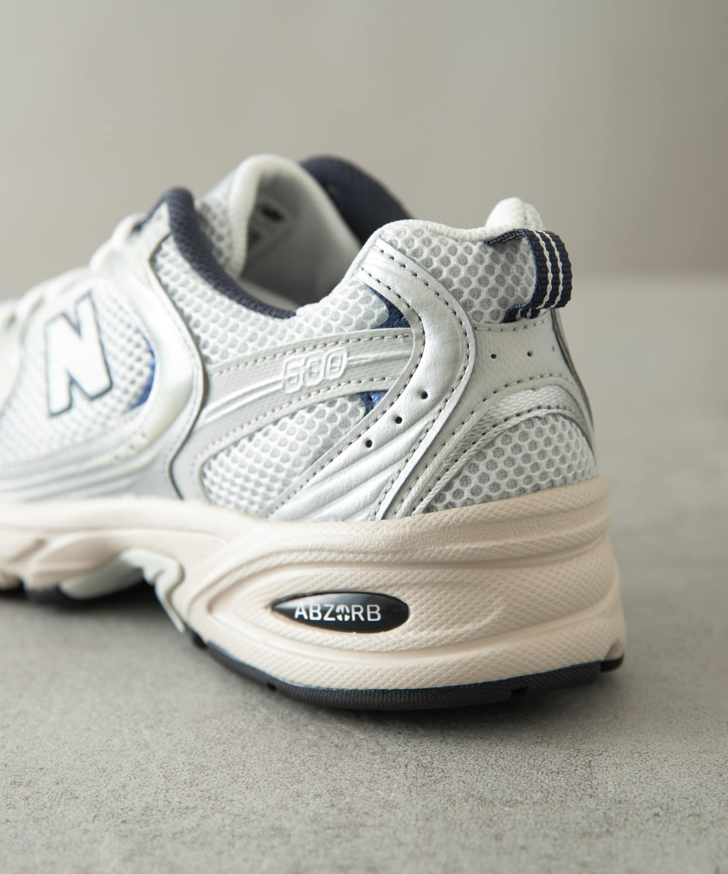 NEW BALANCE　MR530KA S.METALLIC 26