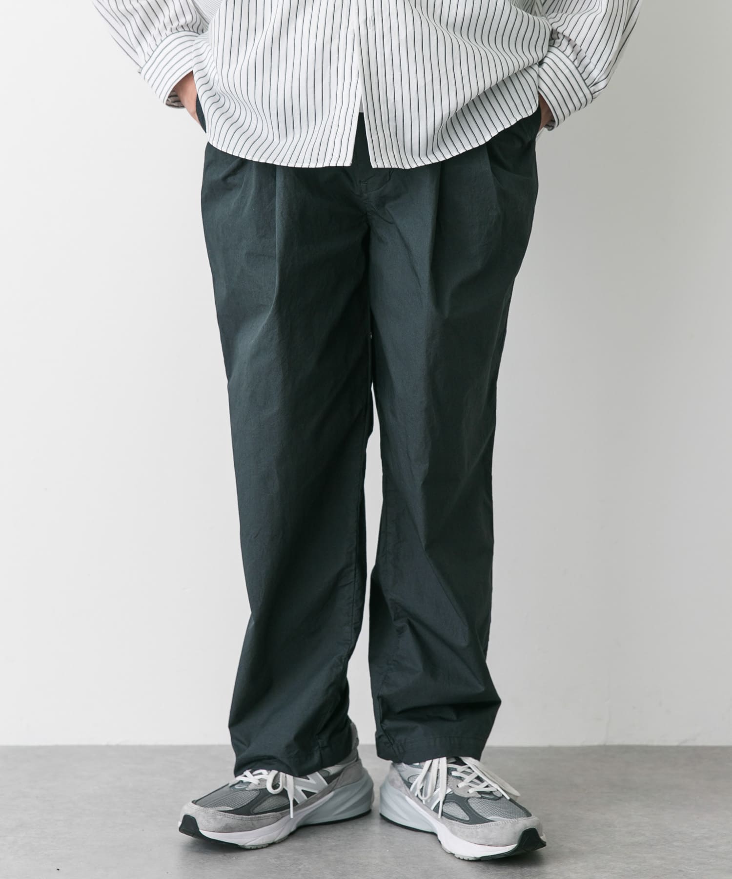 STILL BY HAND　Garment-dye 2 tuck pants