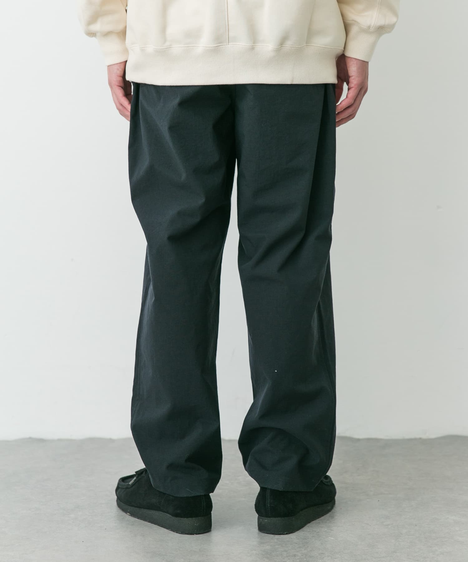 STILL BY HAND ナイロンタスランテーパードタックパンツ(44 BLACK