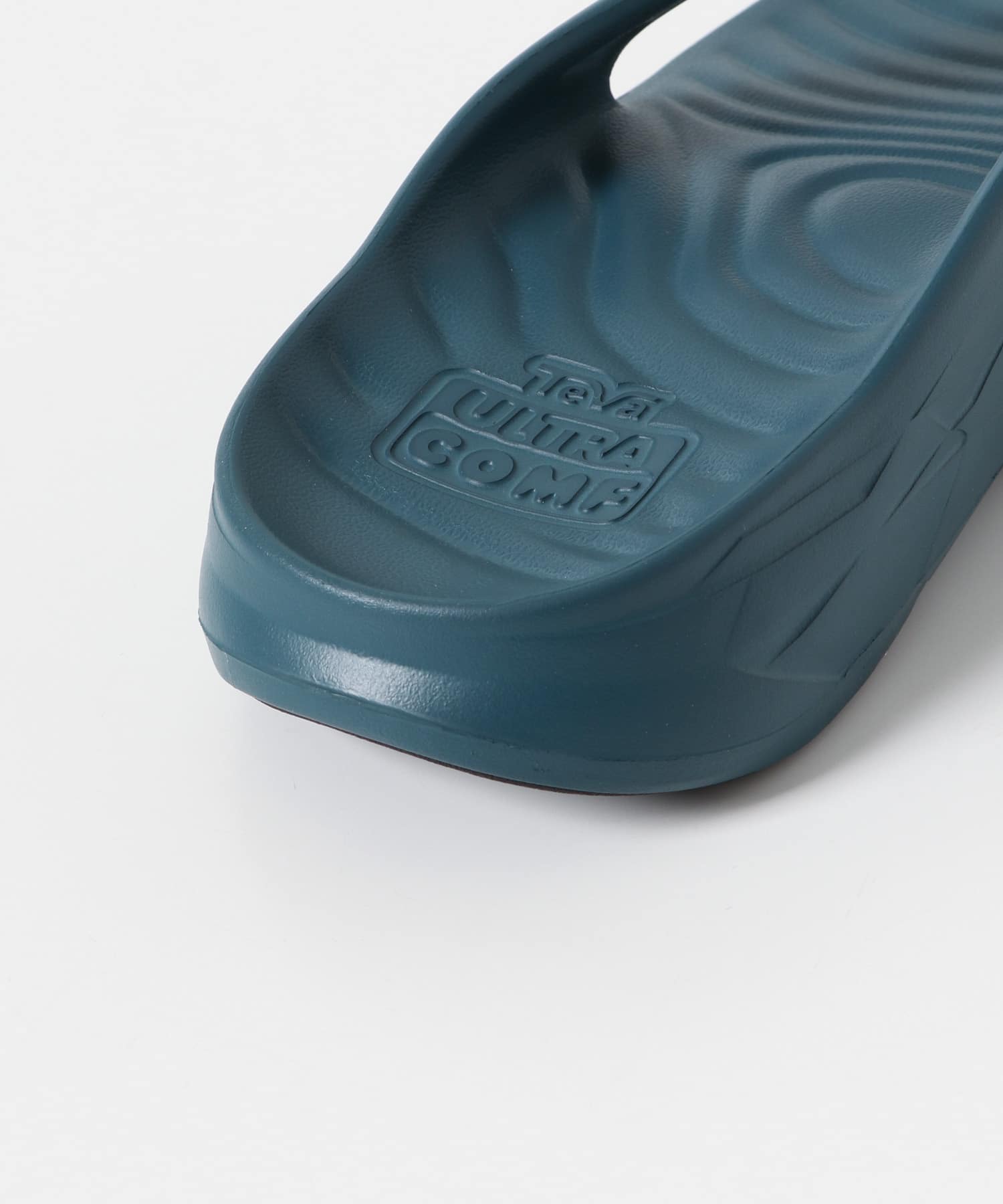Teva　APRETRAIL FLIP BLUE CORAL 26