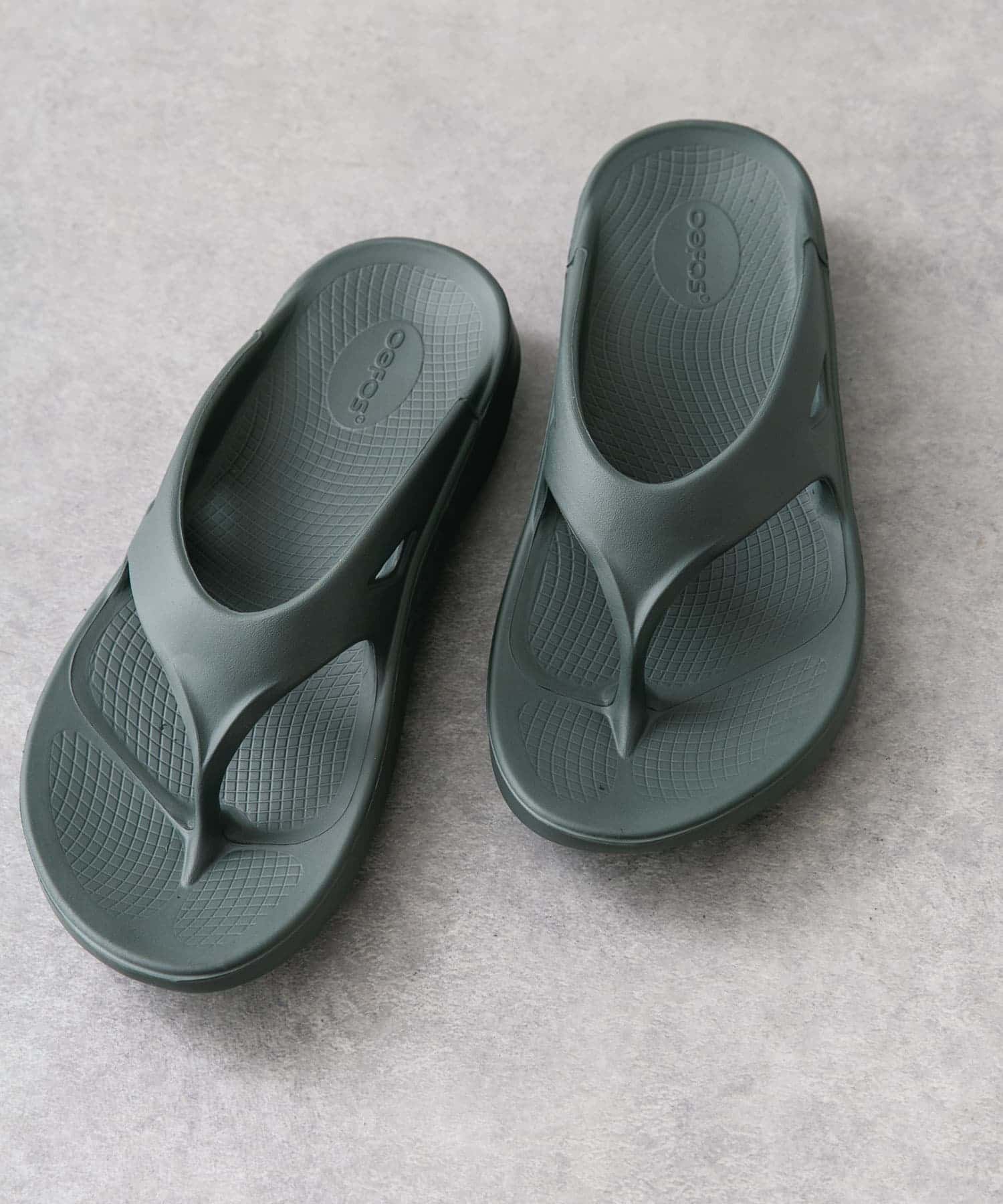 OOFOS　OOriginal OliveDrab 26