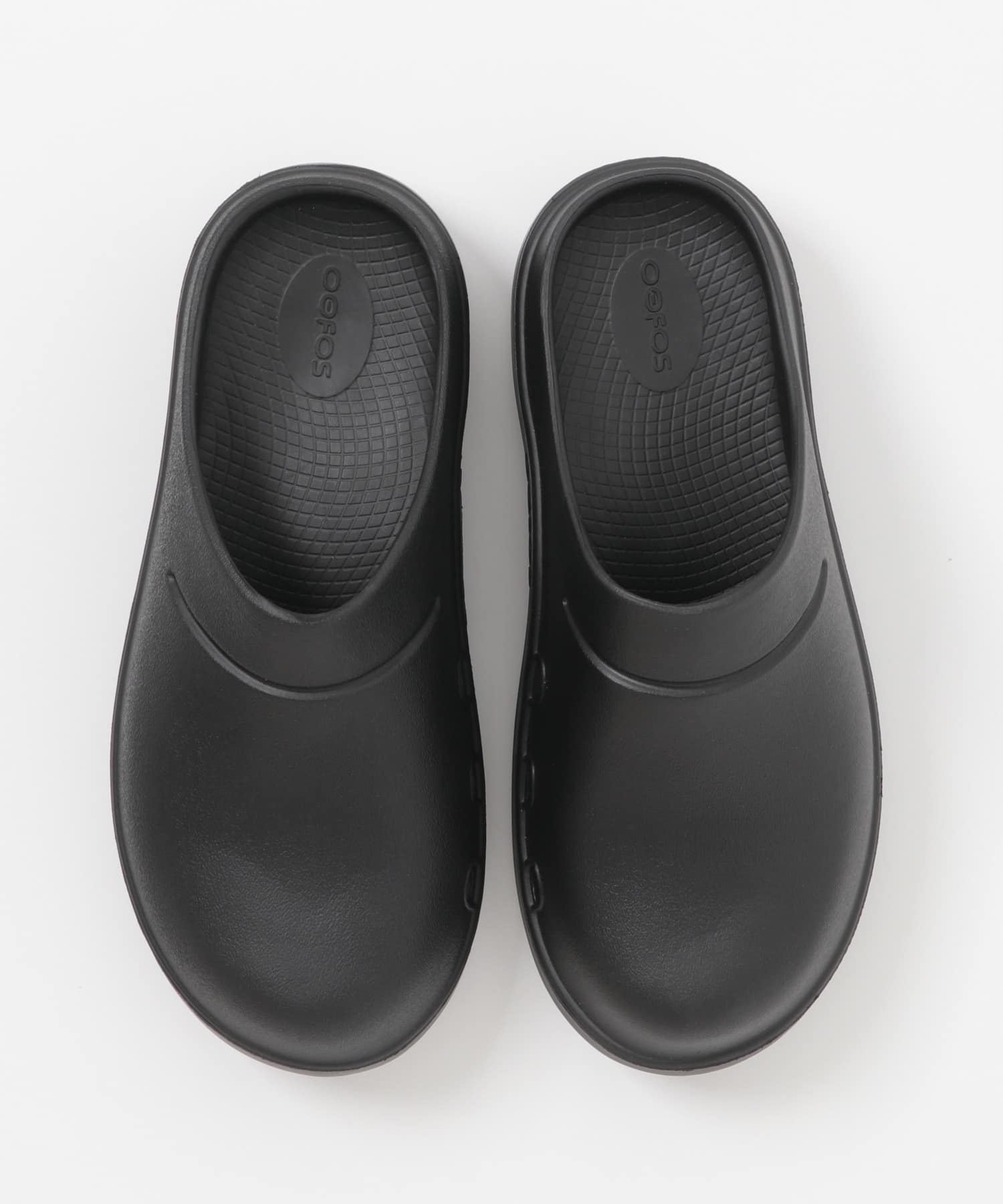 OOFOS　OOcloog Black 26