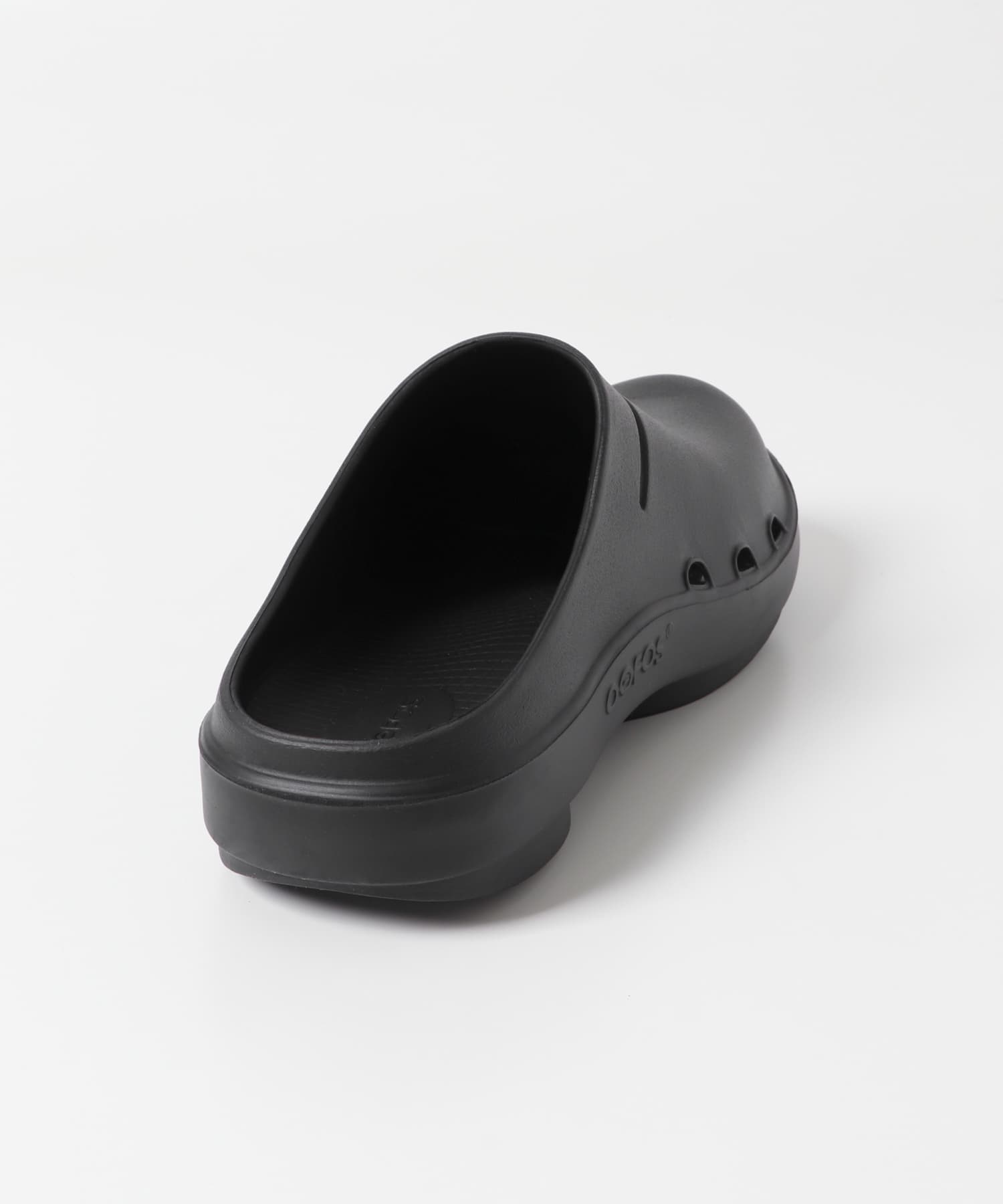 OOFOS　OOcloog Black 26