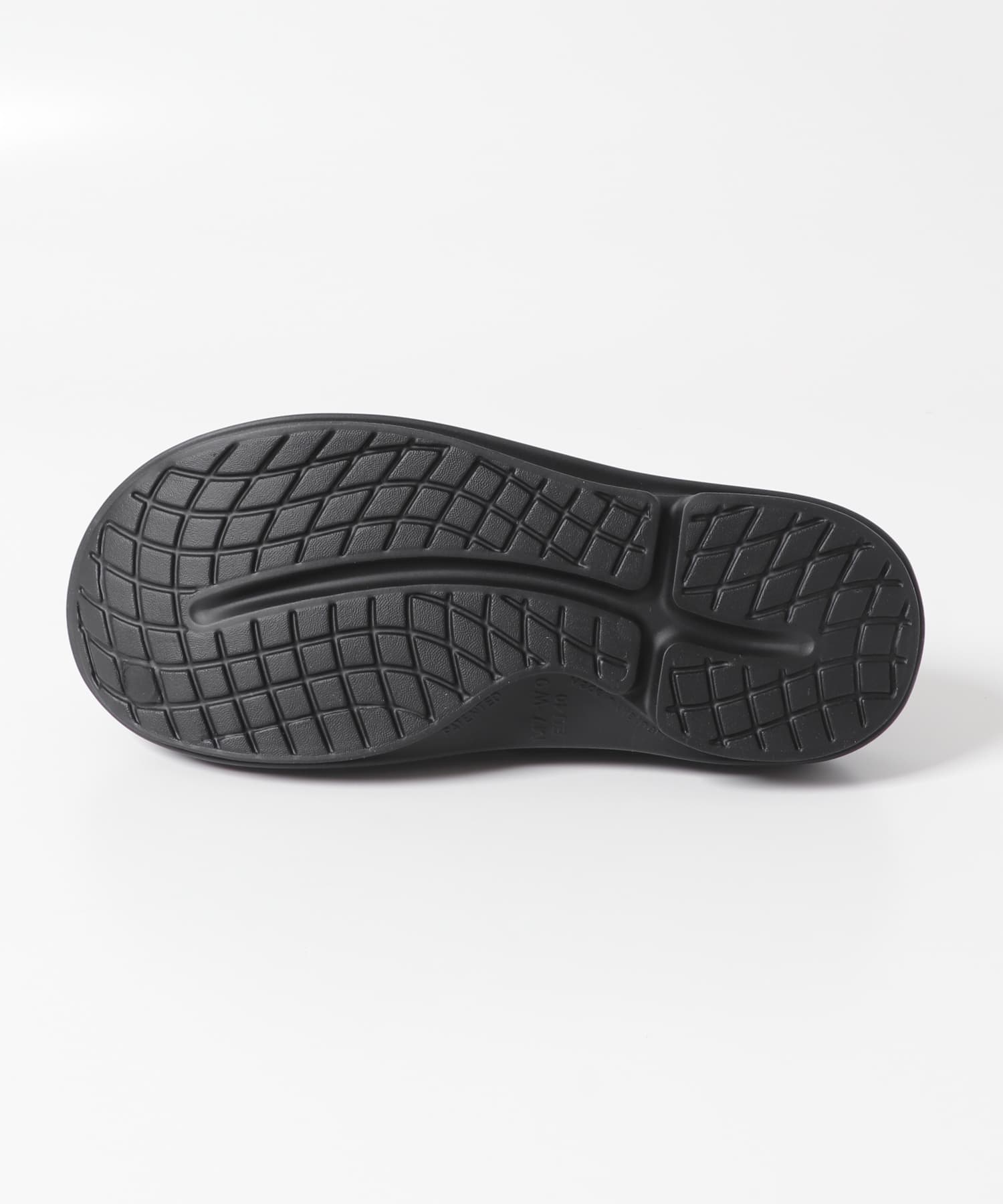 OOFOS　OOcloog Black 26