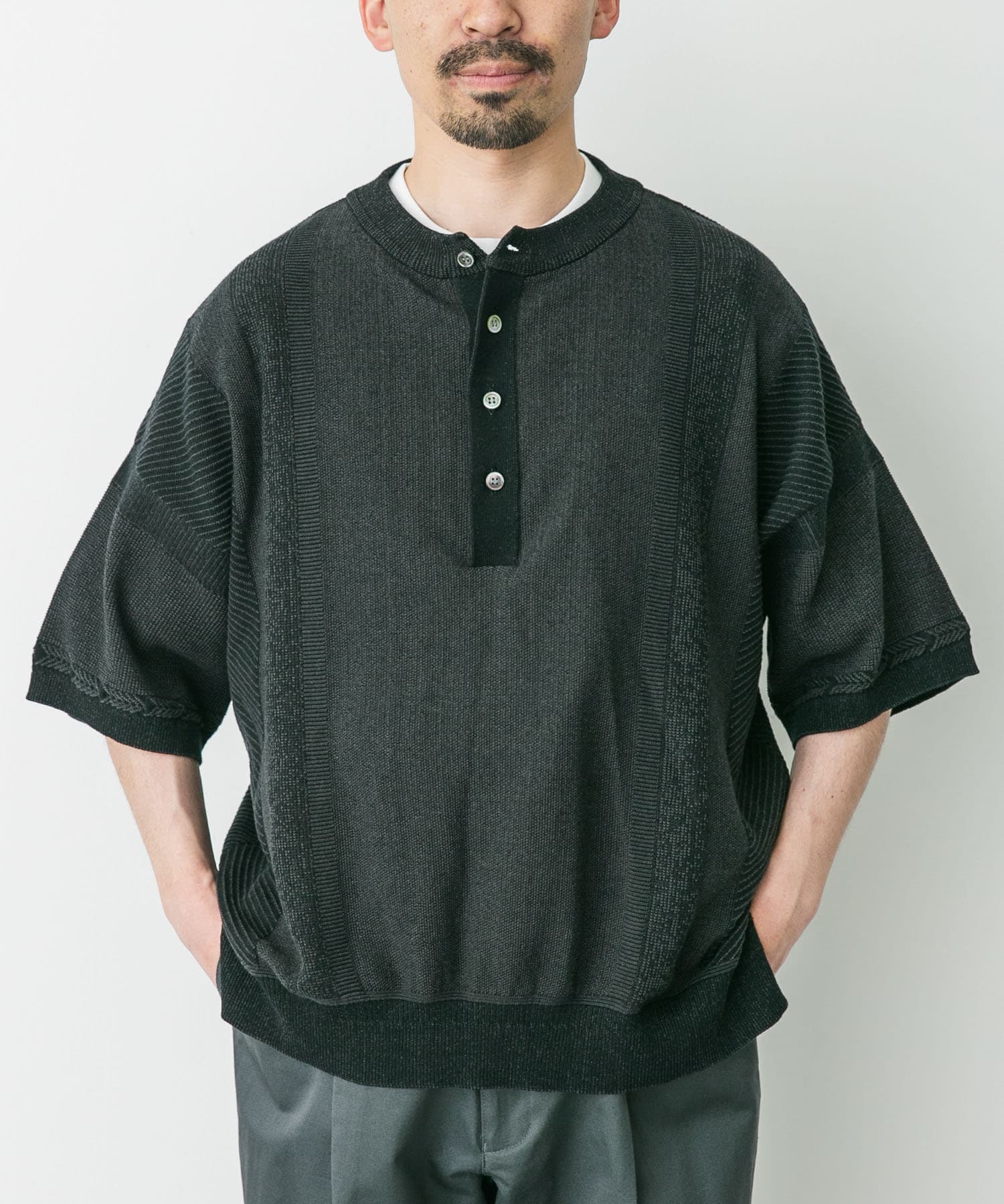 YASHIKI　Fumon Henley Knit