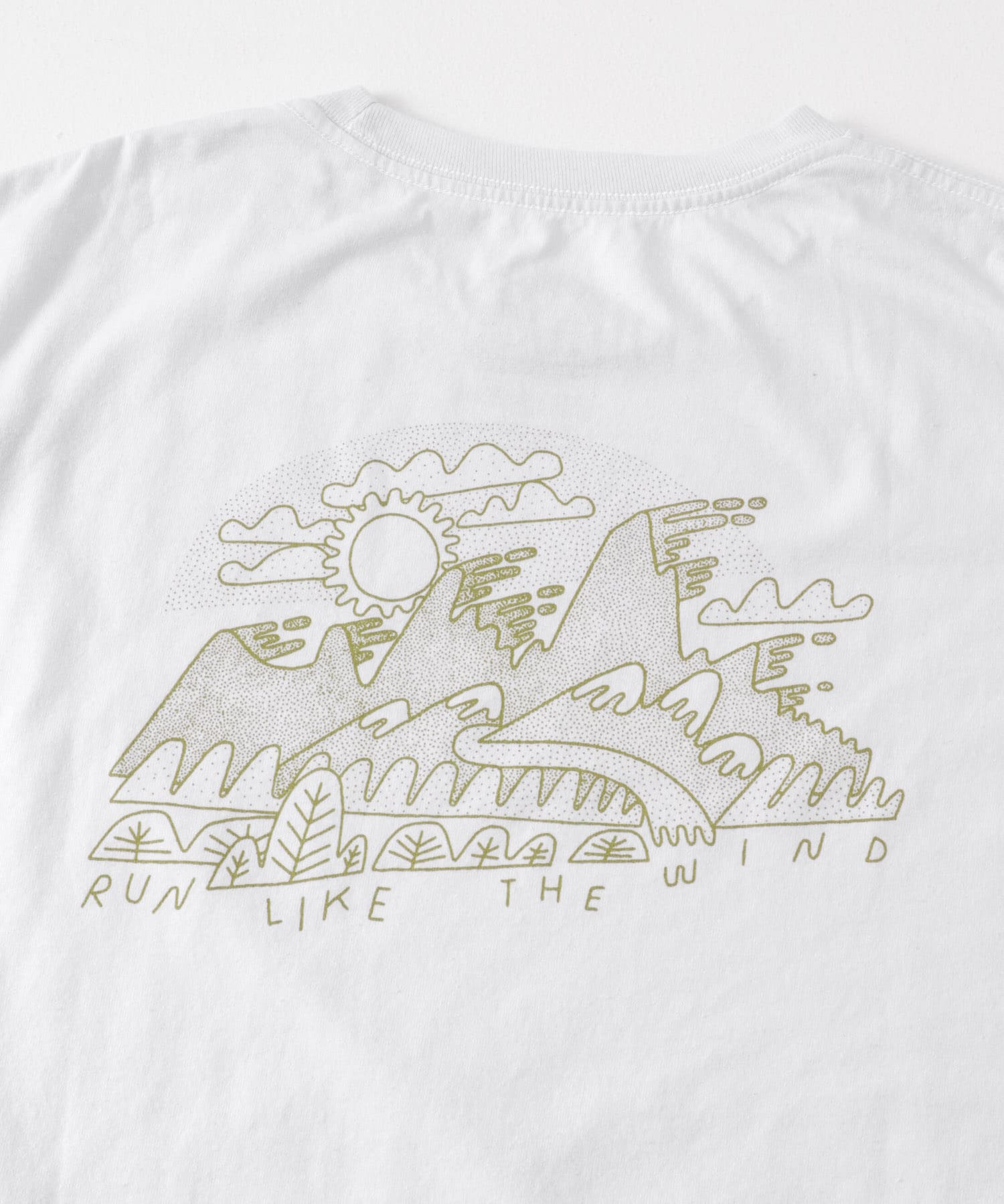 patagonia　WindRunnerResponsibiliT-shirts WHI S