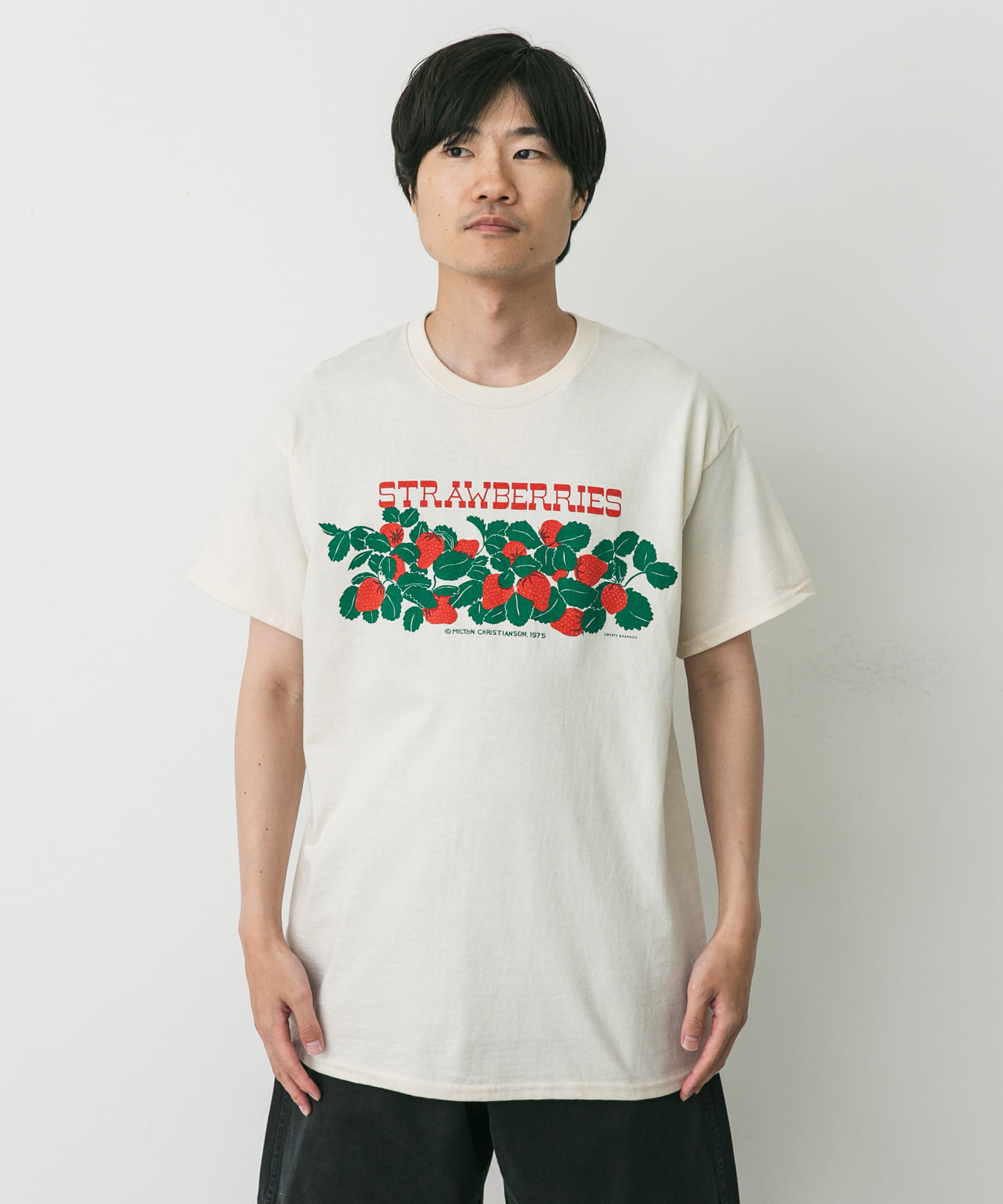 LIBERTY GRAPHICS Strawberries(L NATURAL): トップス｜URBAN RESEARCH