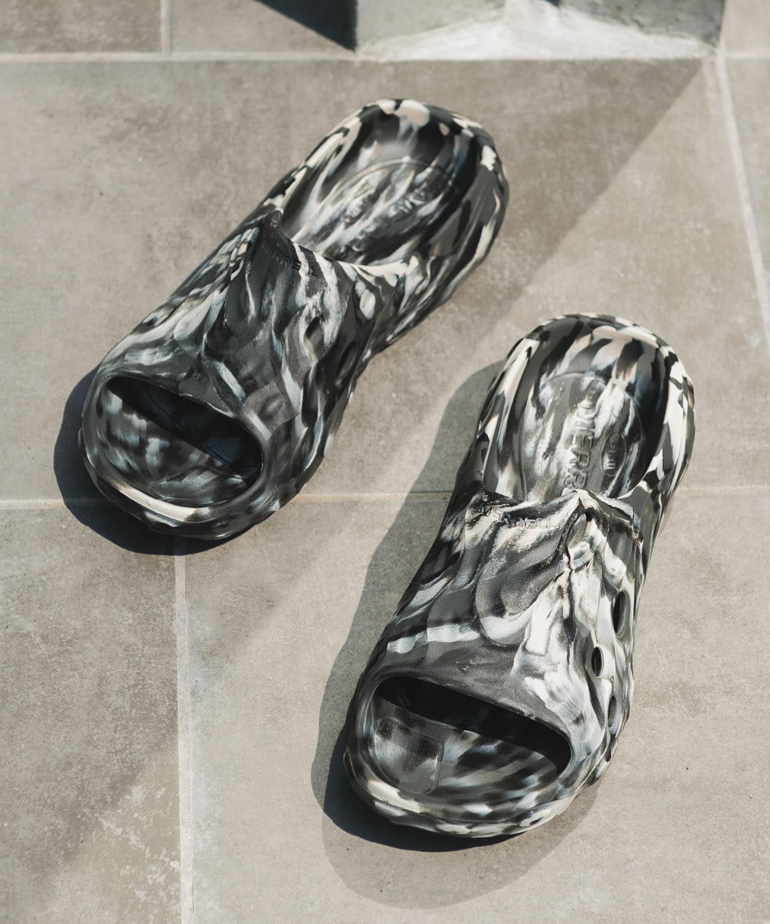 MERRELL　Exclusive HYDRO SLIDE 2 BLK/WHT 25