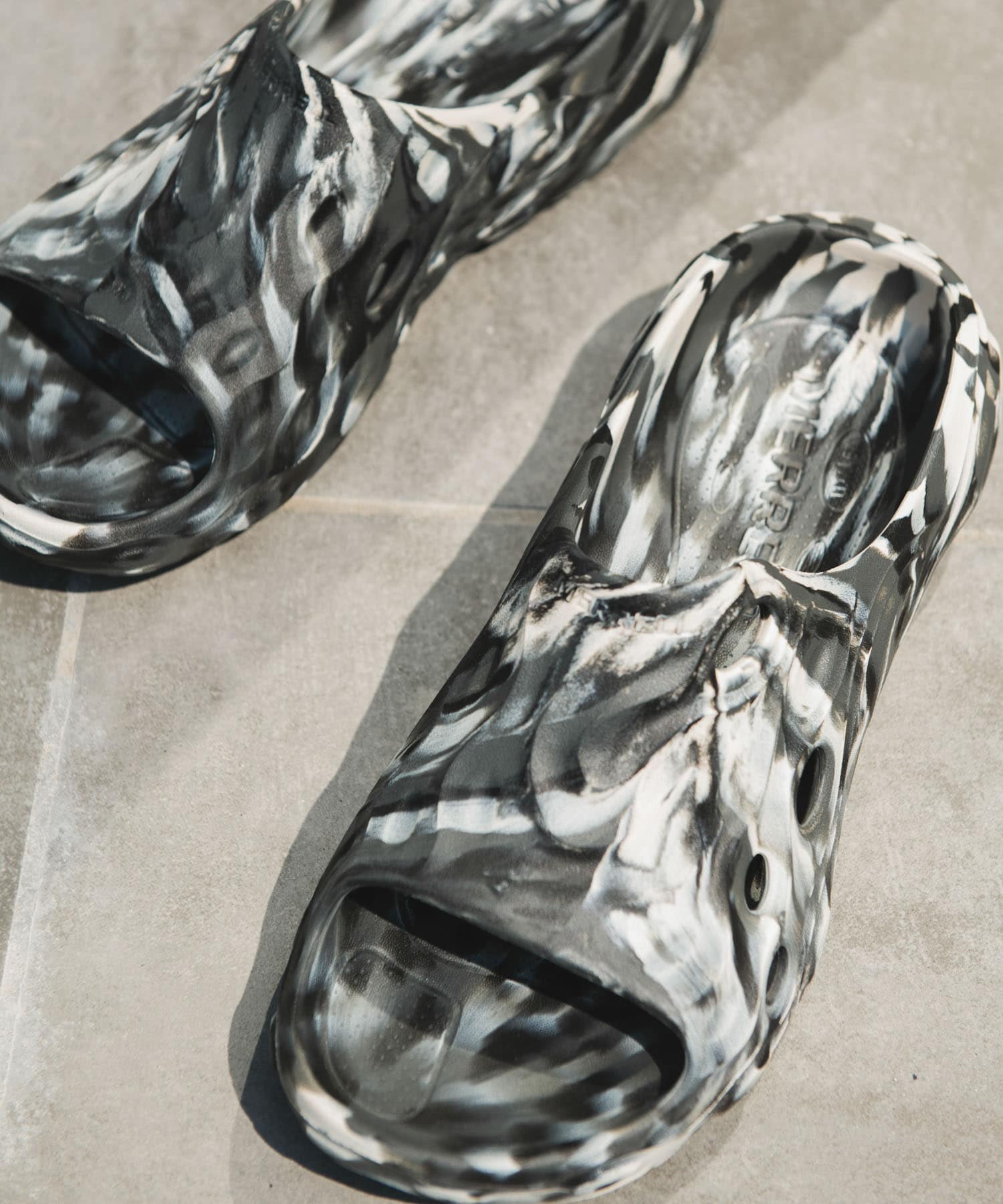 MERRELL　Exclusive HYDRO SLIDE 2 BLK/WHT 25