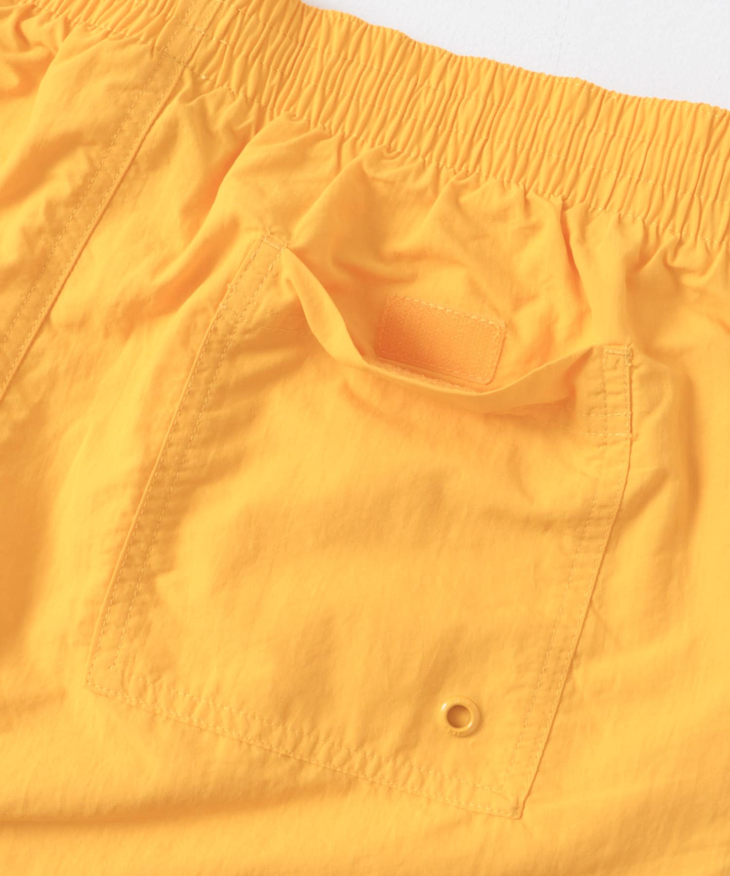 NIKE SWIM　 Exclusive Reナイロン7ボレーショーツ ゴールド M