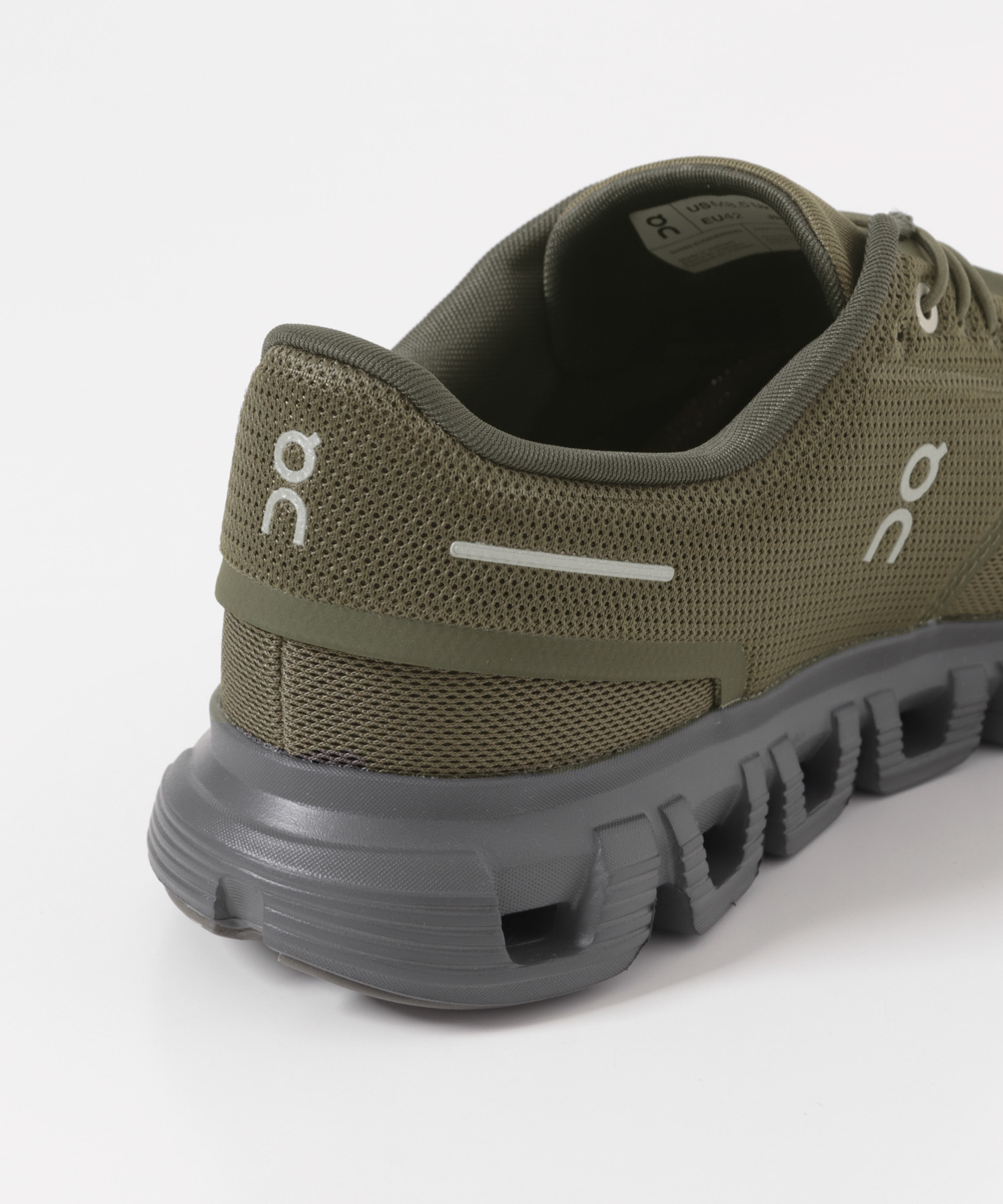 On　Cloud 6 Olive 26