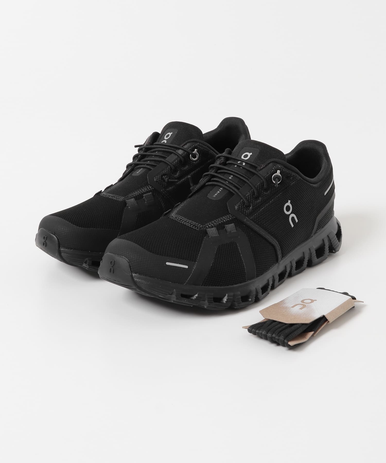 On　Cloud 6 Black 26
