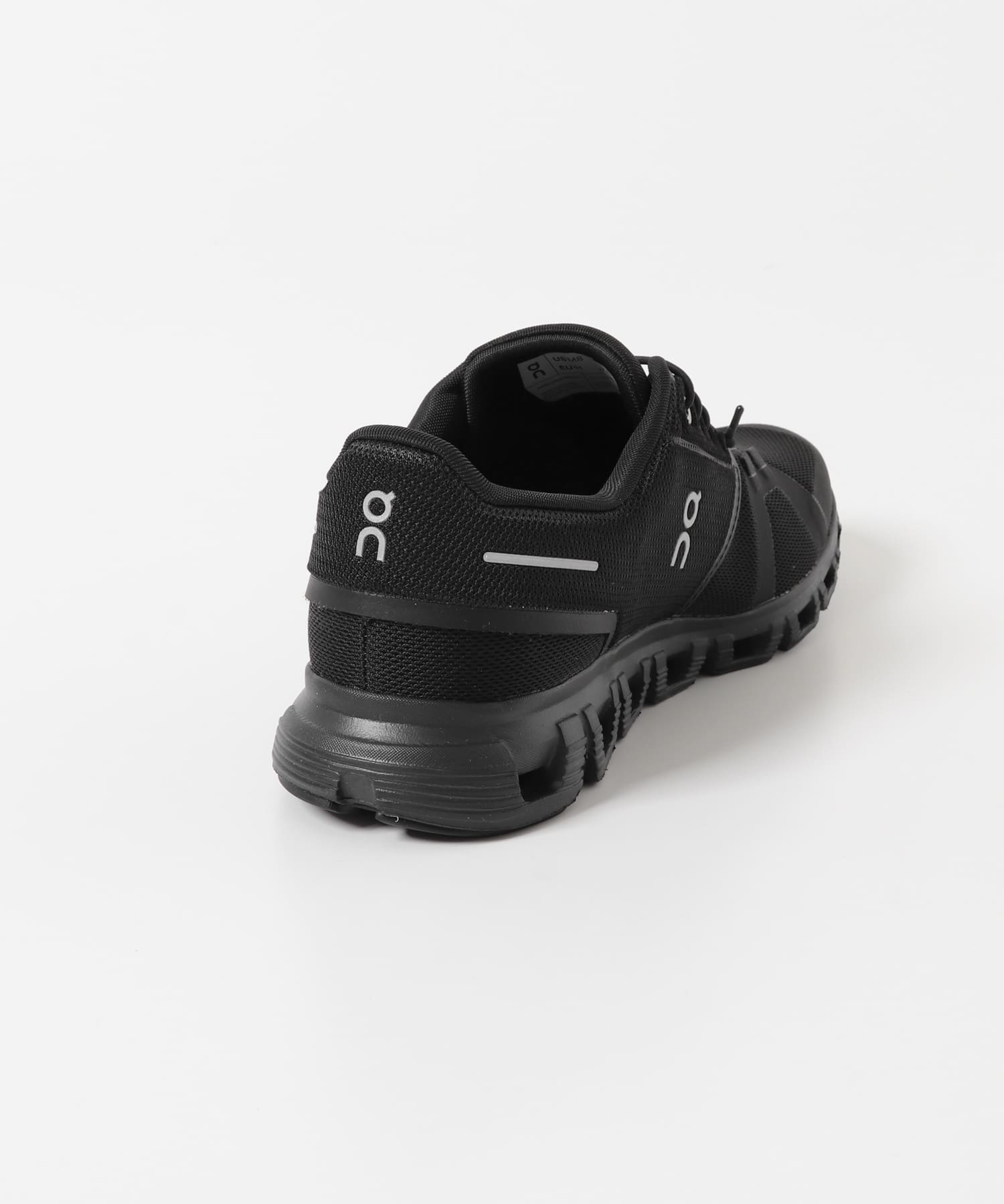 On　Cloud 6 Black 26