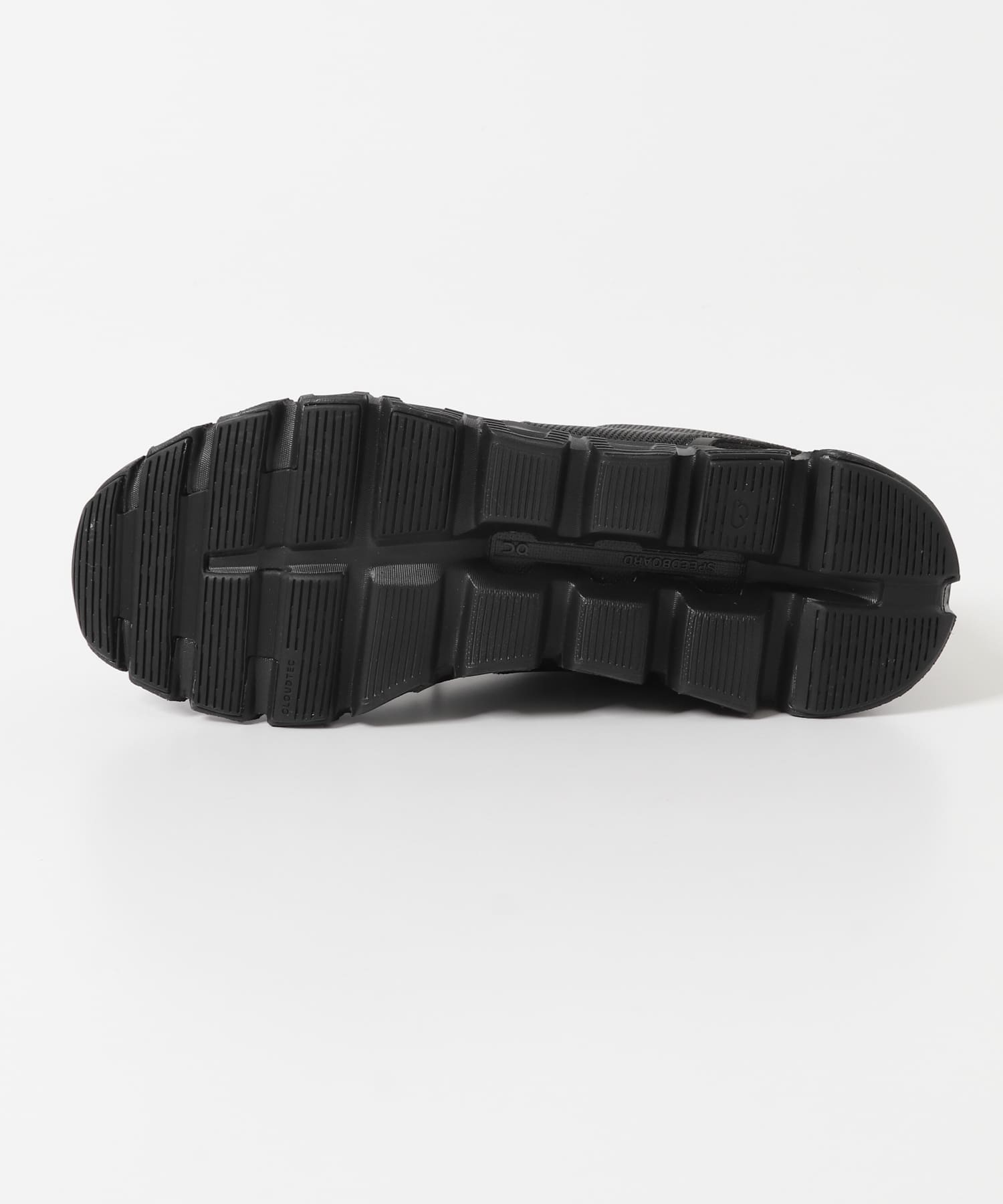 On　Cloud 6 Black 26