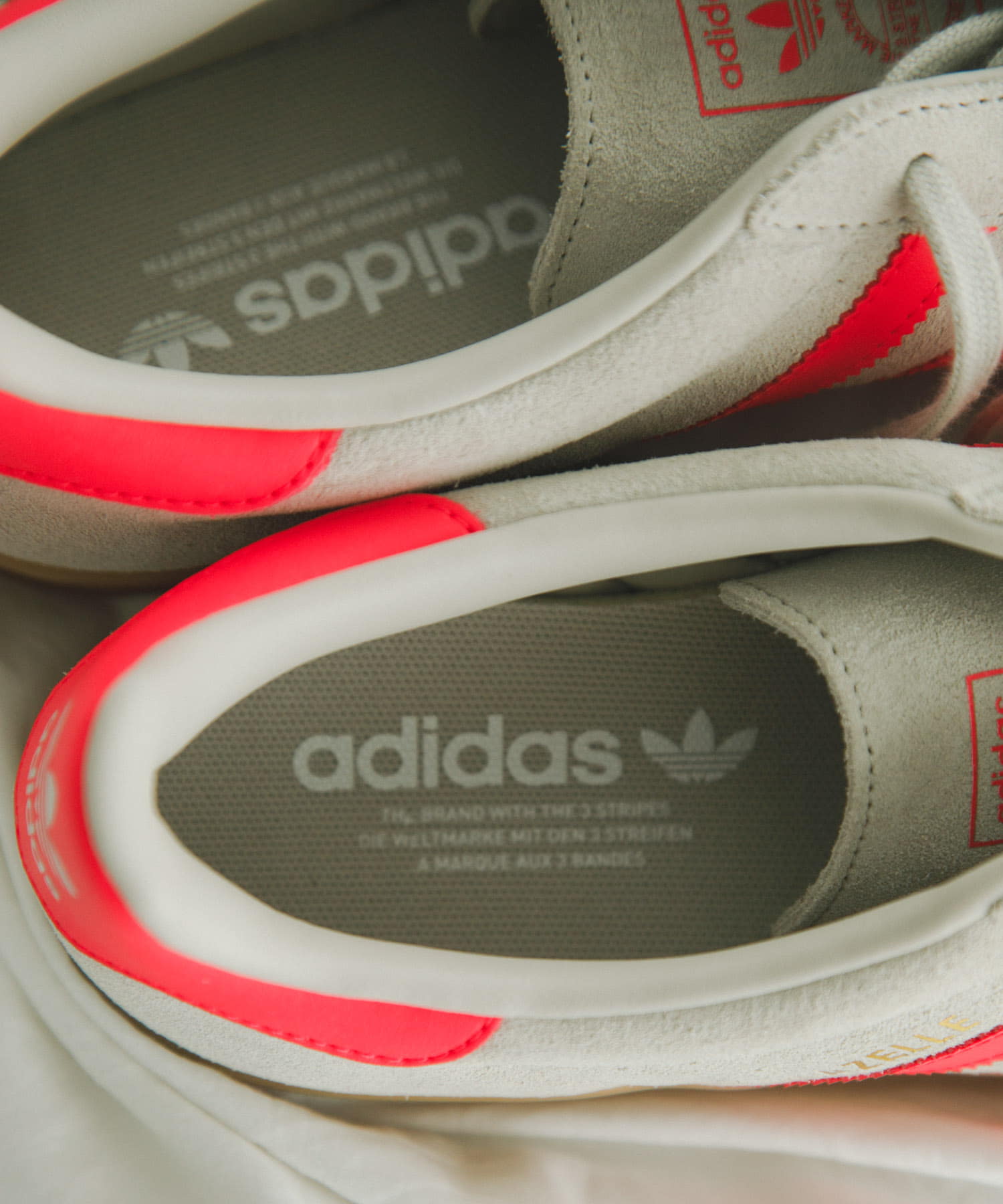 adidas　Exclusive GAZELLE INDOOR ワンダーアルミナ 26